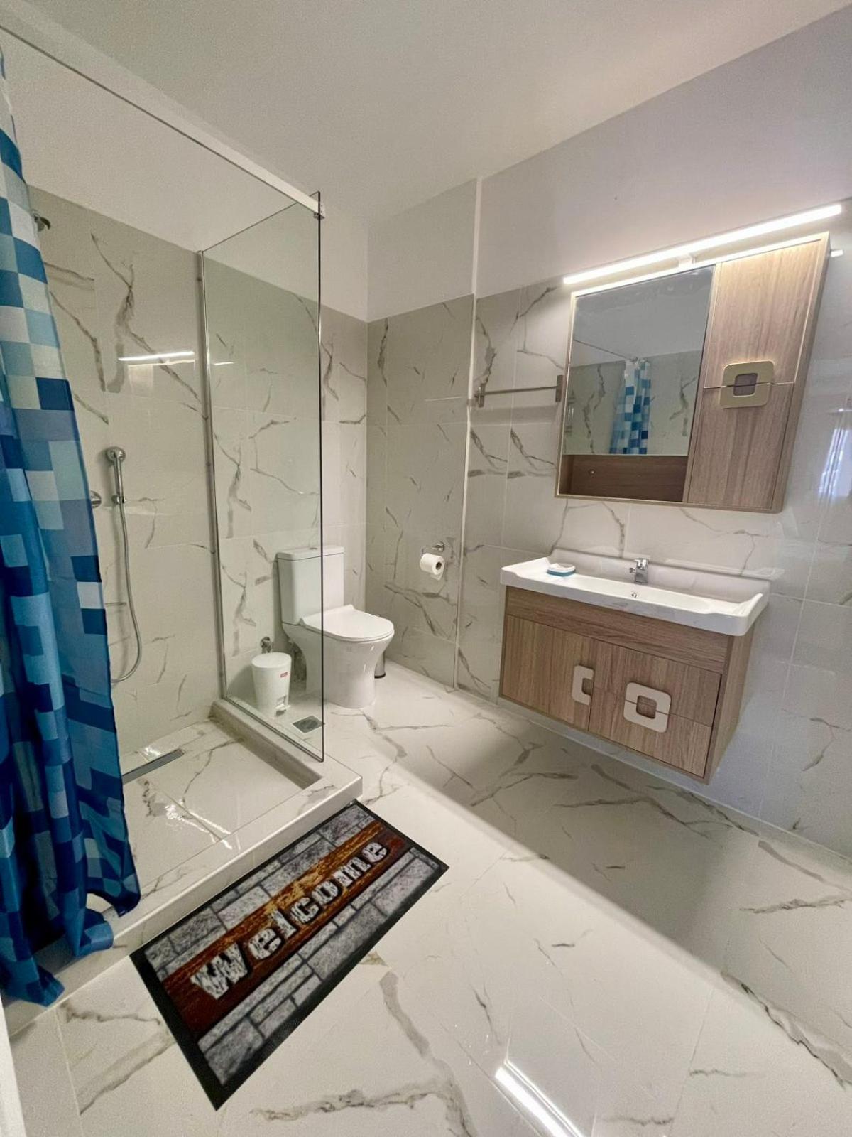 Ivory Escape Apartment - ATH Airport