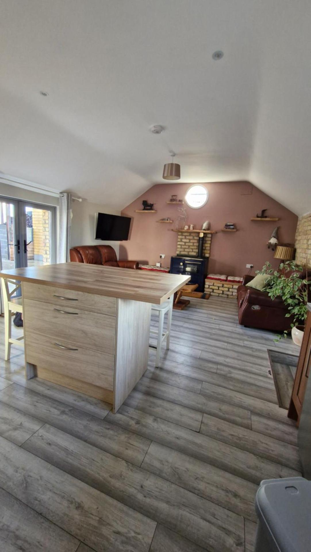 Communal lounge/ TV room