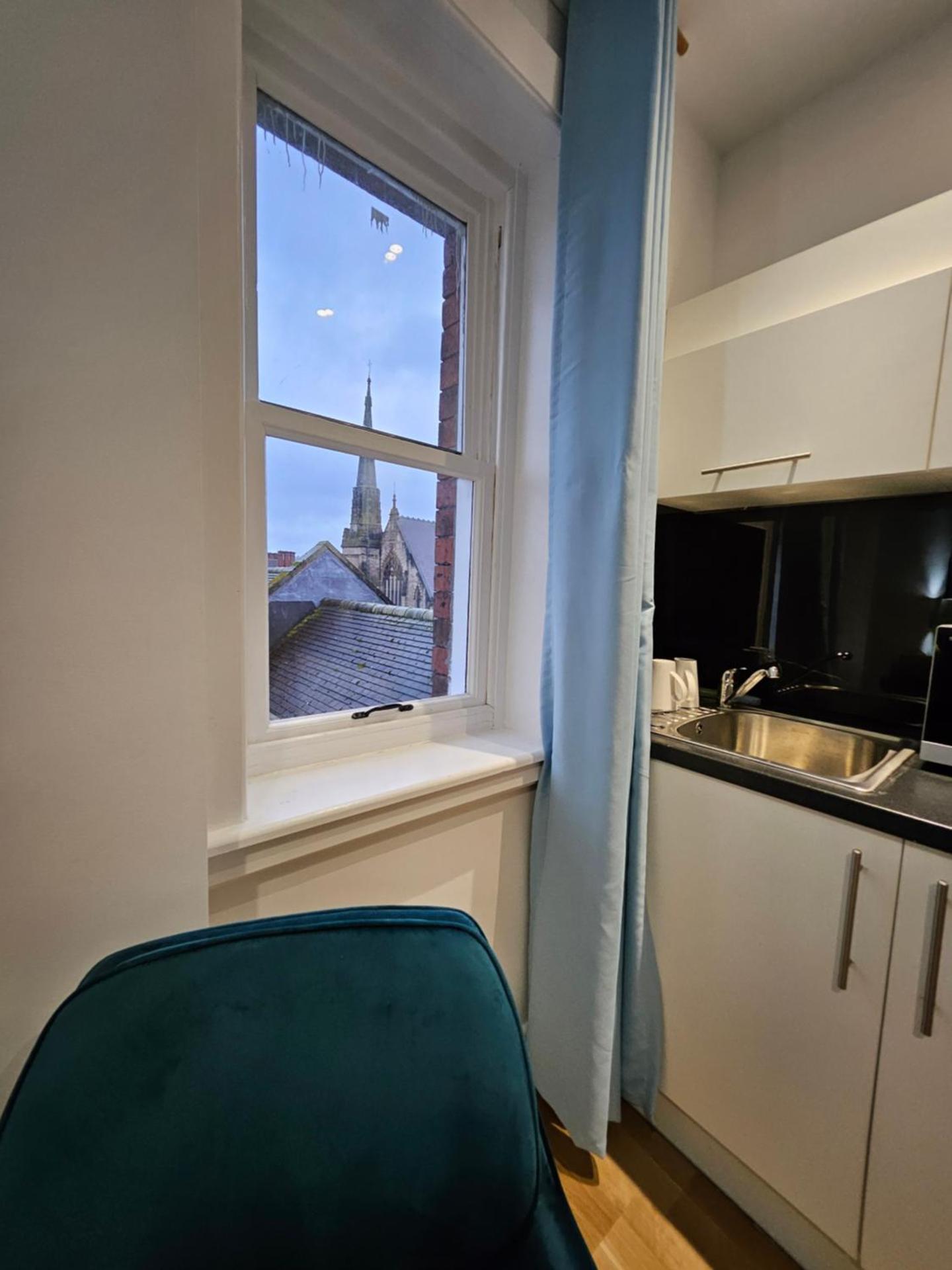 Central Chambers Suites - Suite 4