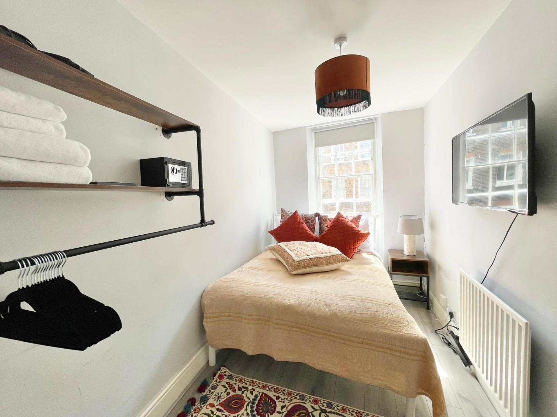 Soho Guest House Room 2