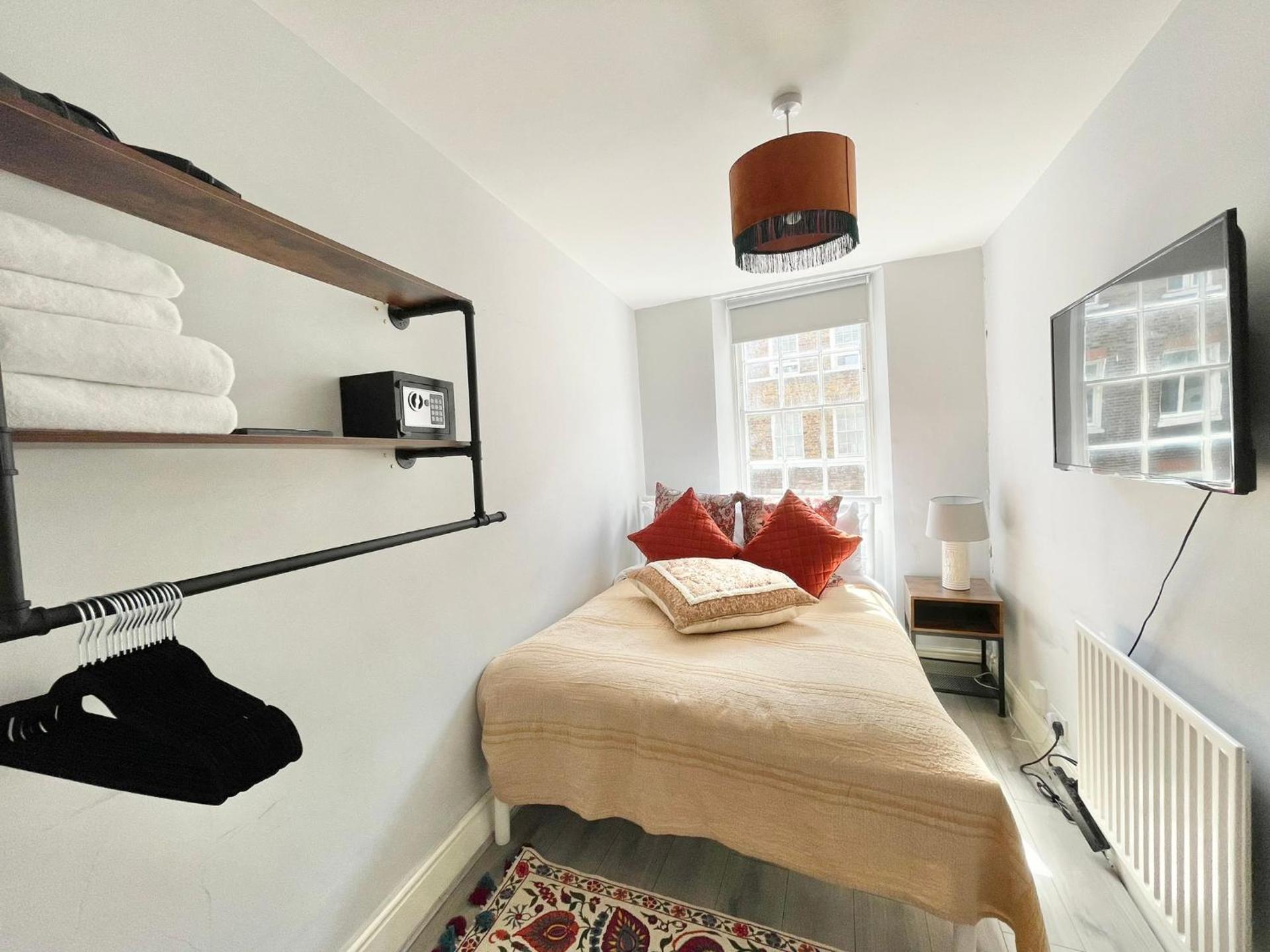 Soho Guest House Room 2