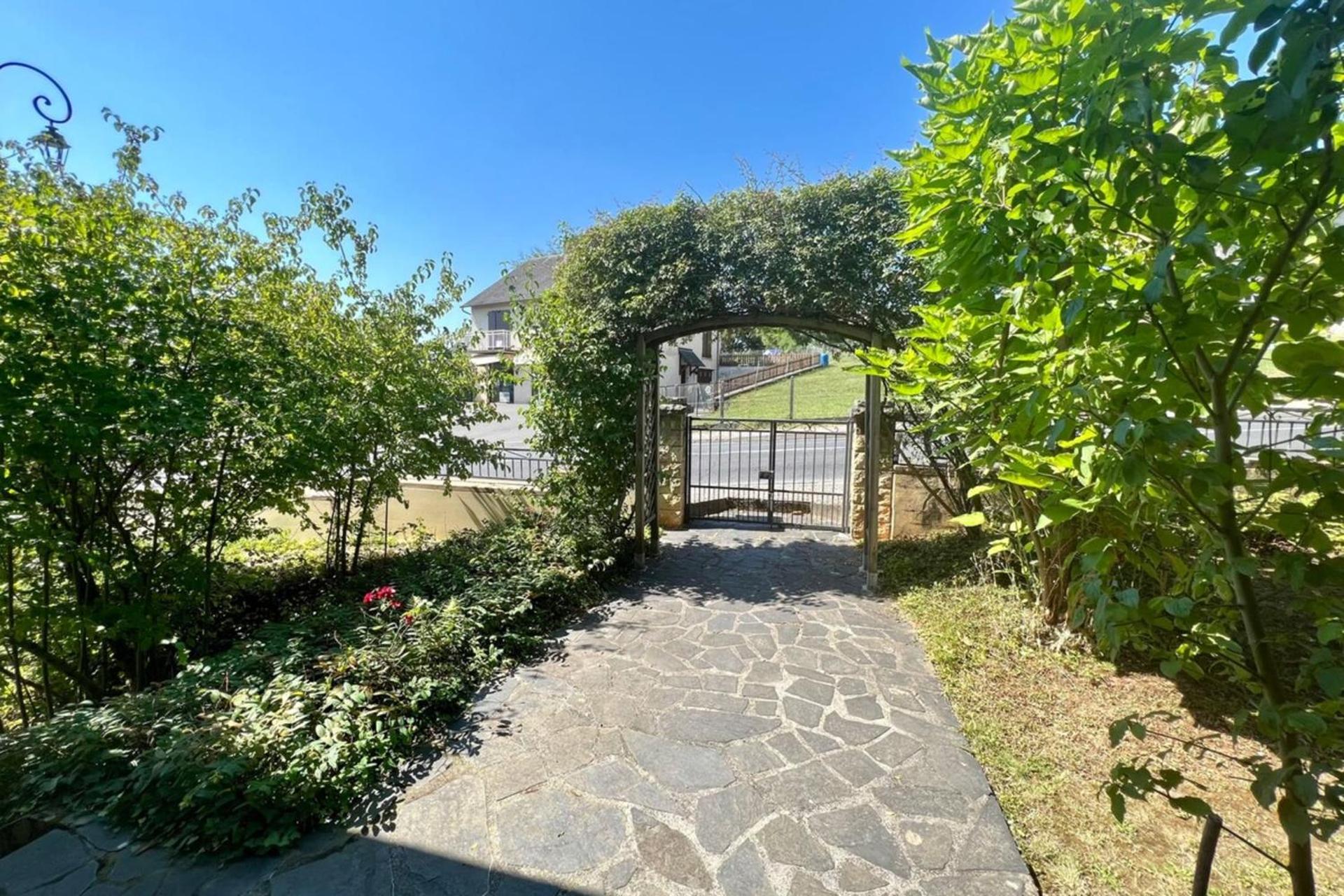 Villa La Baronnie - 11 pers - Proche Brive -Jardin