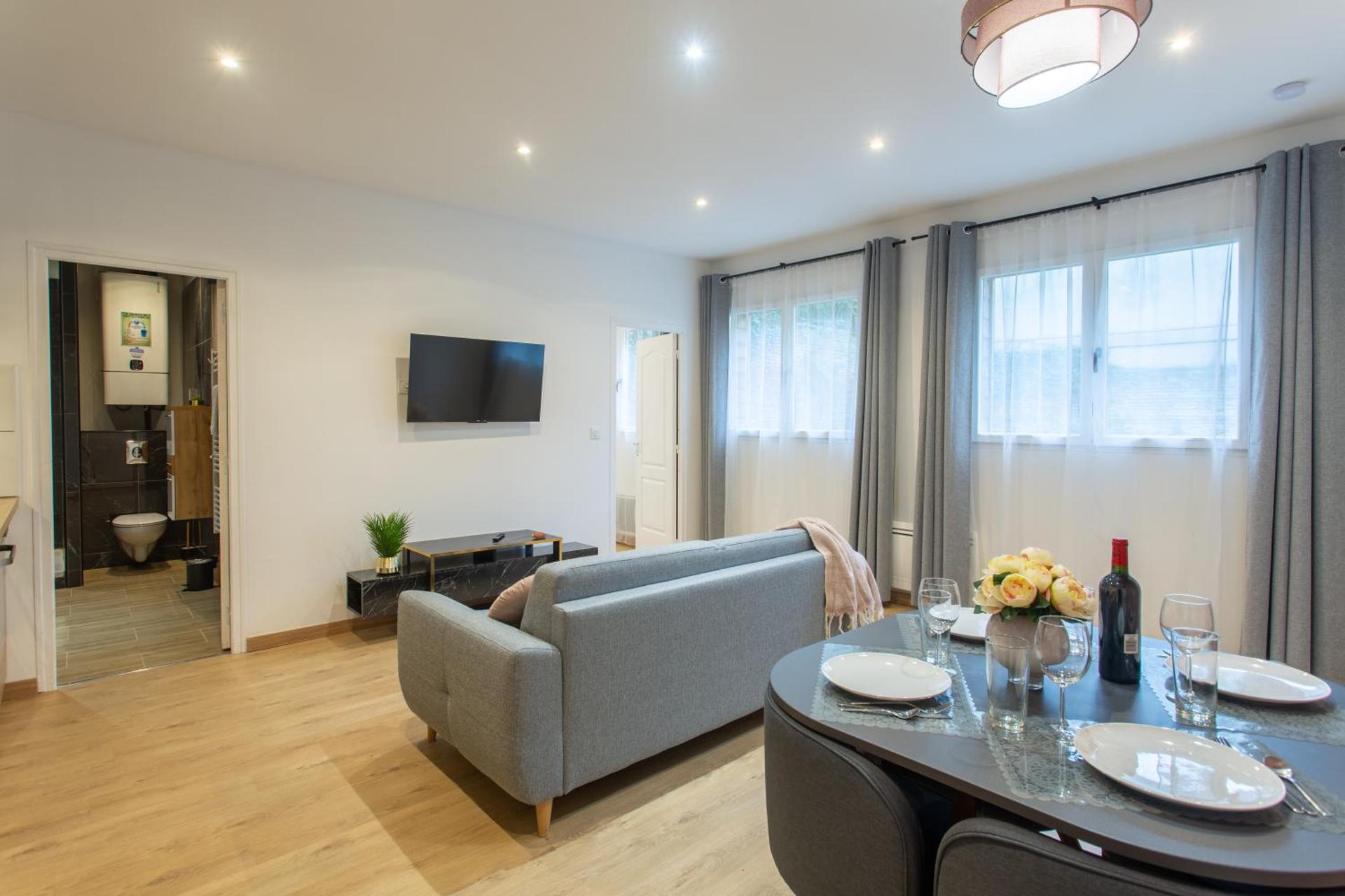 Communal lounge/ TV room