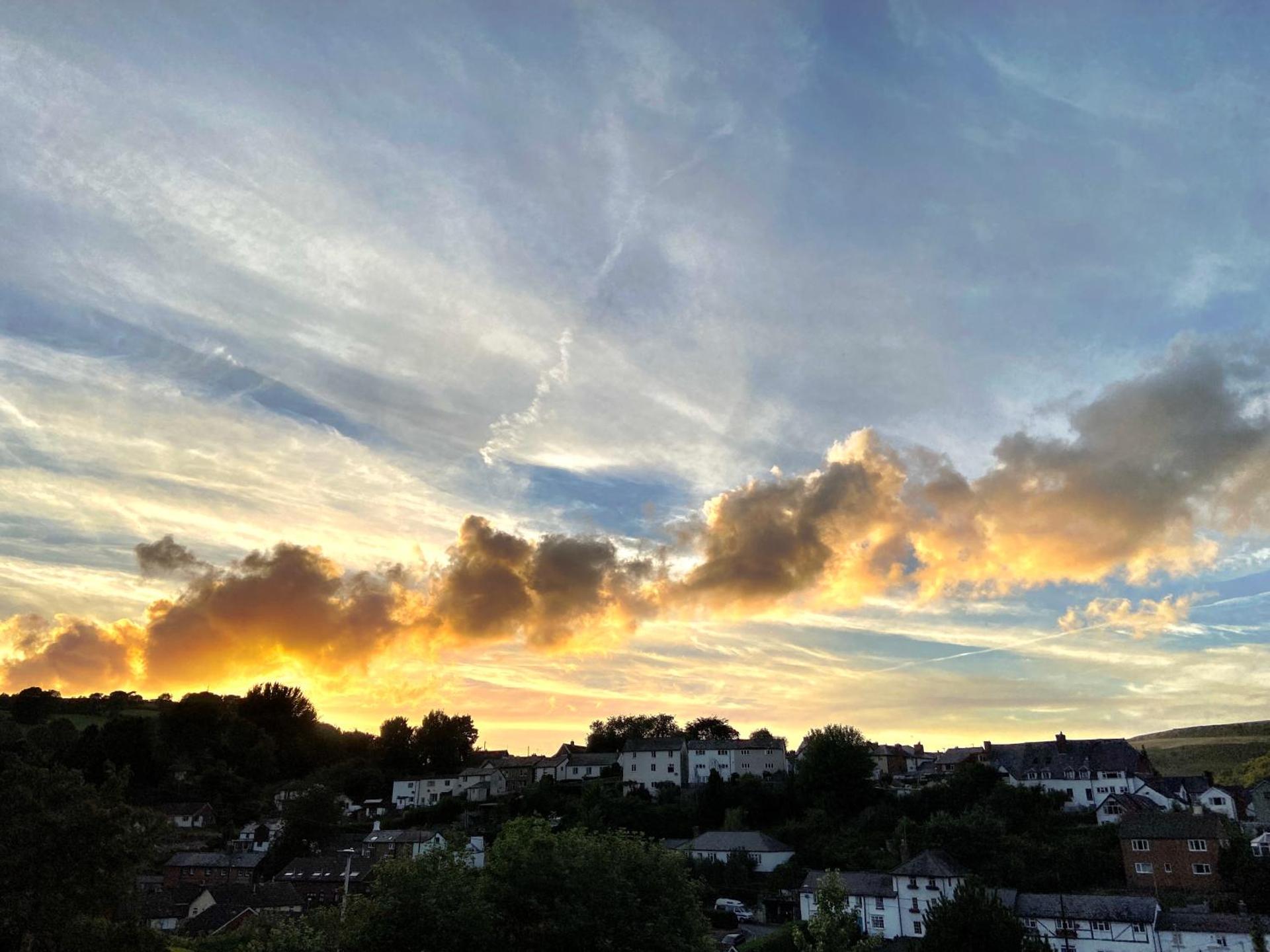 Stylish Shepherds Hut with Amazing Views