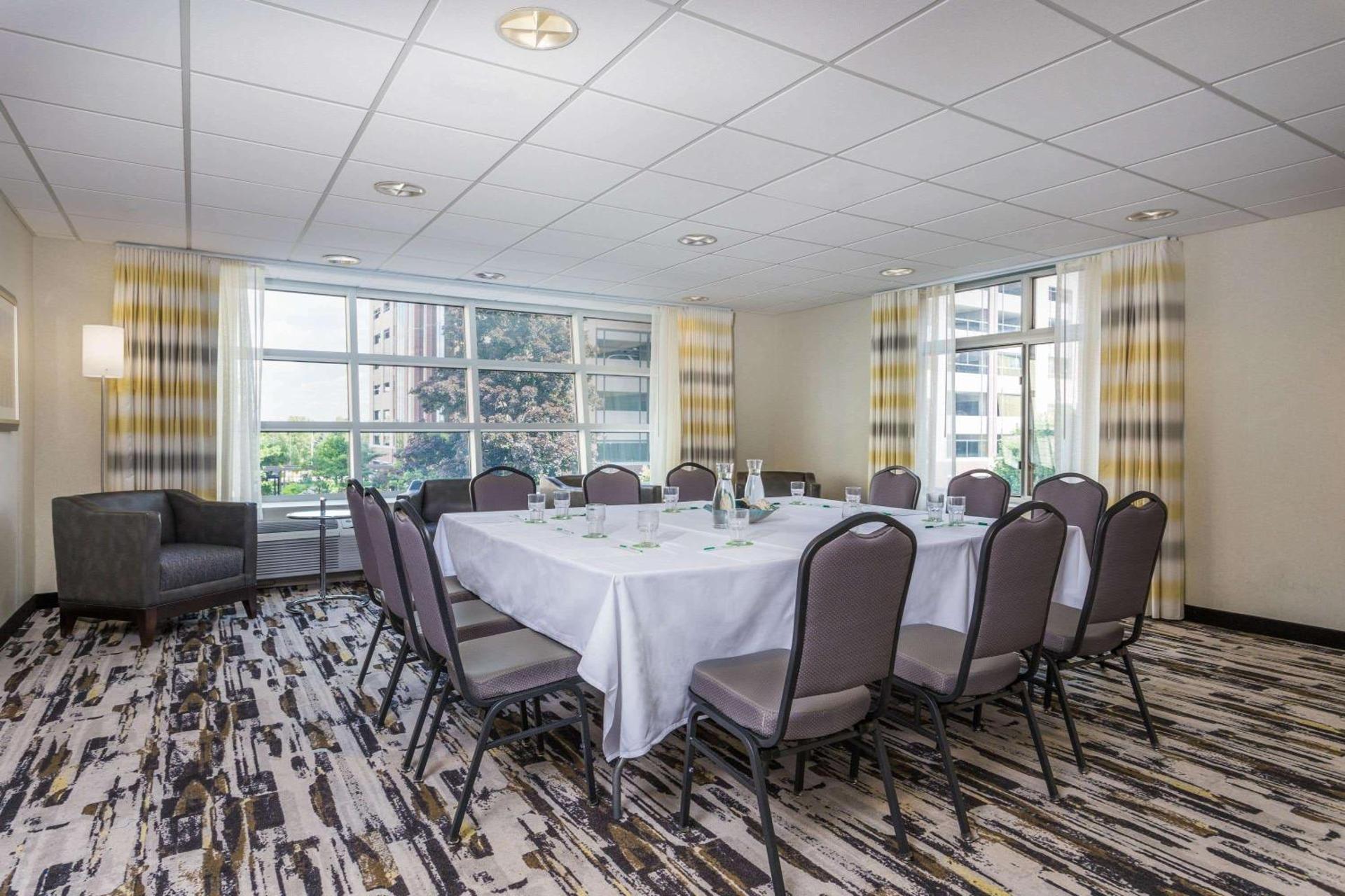 Meeting/conference room