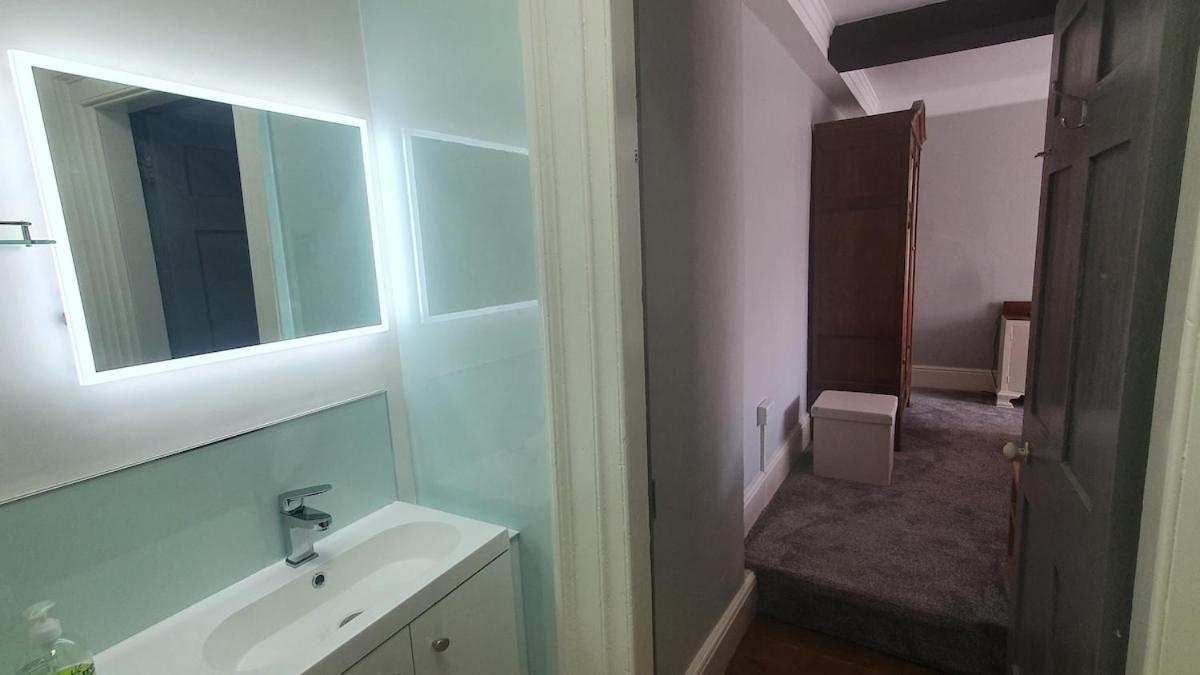 Clairville Apartment - Garden Terrace, Central Ross-on-Wye