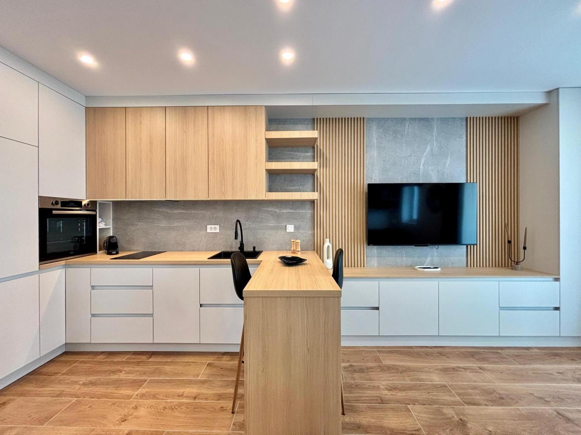 Studio No 208 Lebada Lake Residence