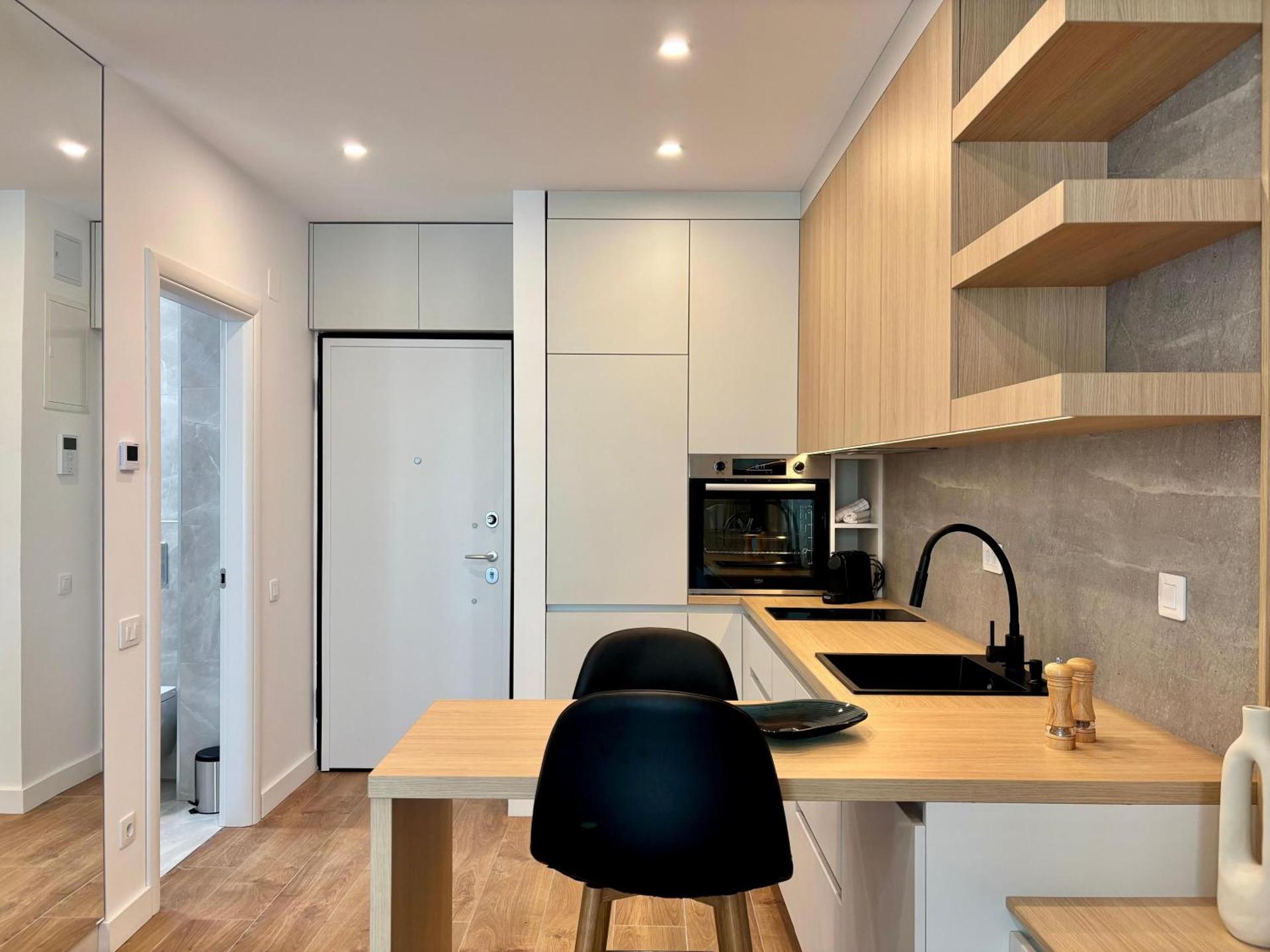 Studio No 208 Lebada Lake Residence