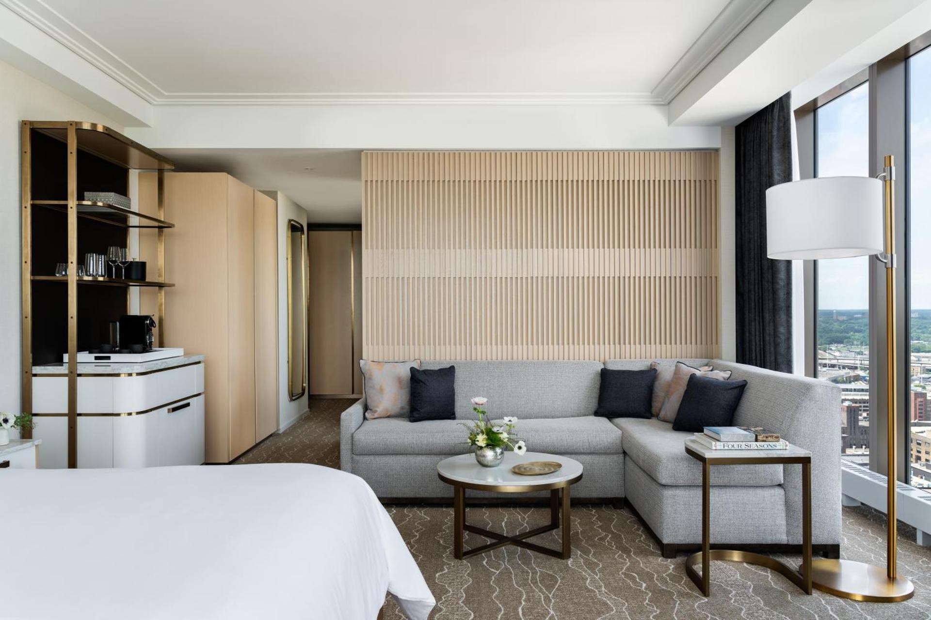 Executive Corner Suite with River View