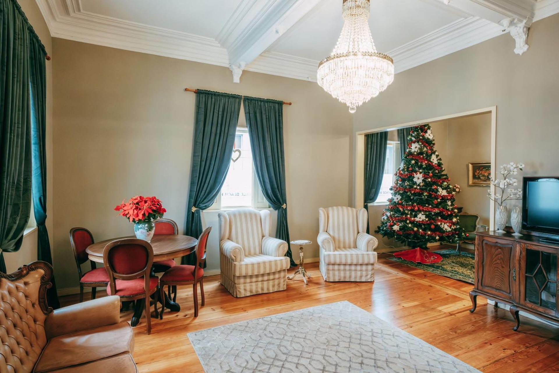 Communal lounge/ TV room