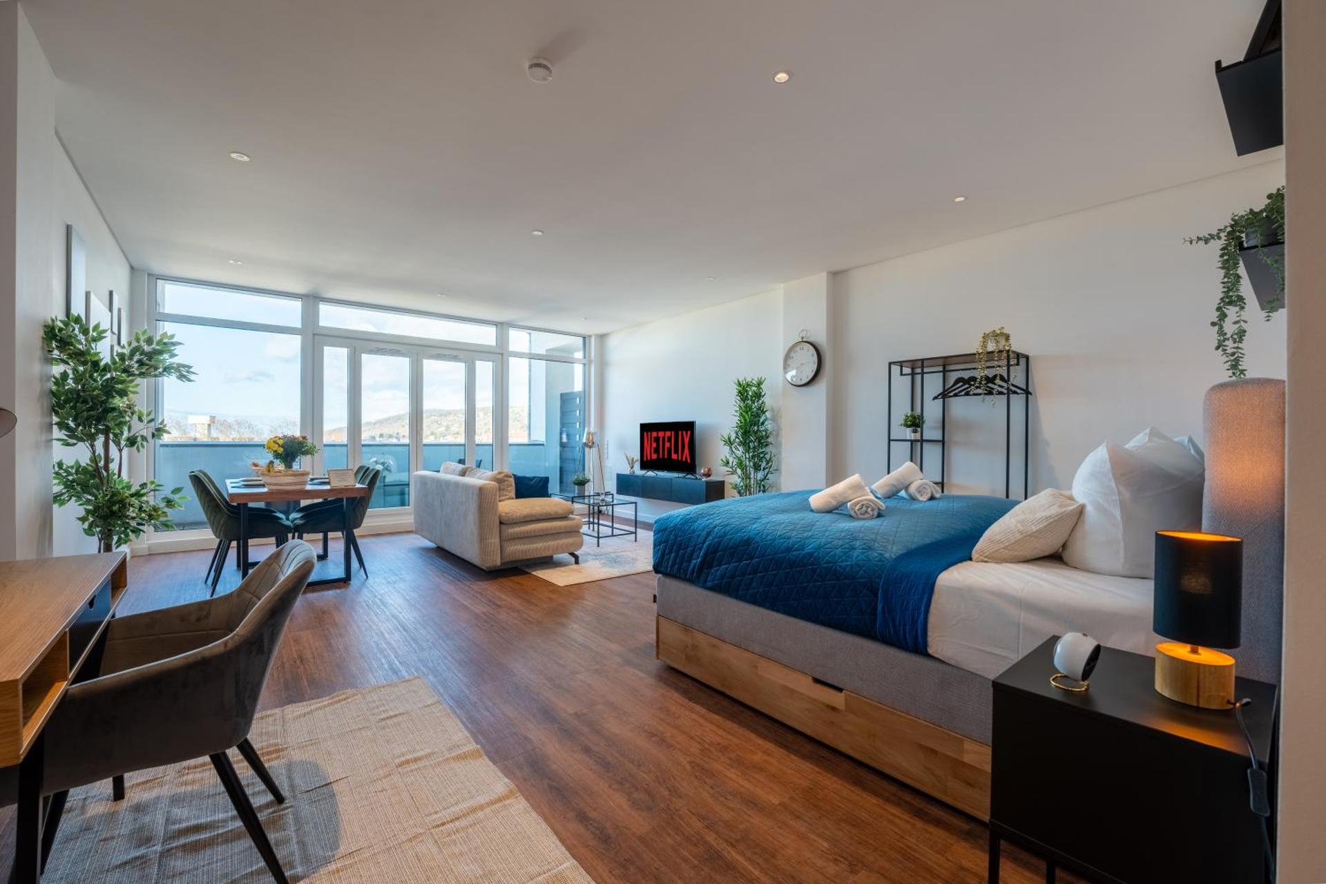 Communal lounge/ TV room