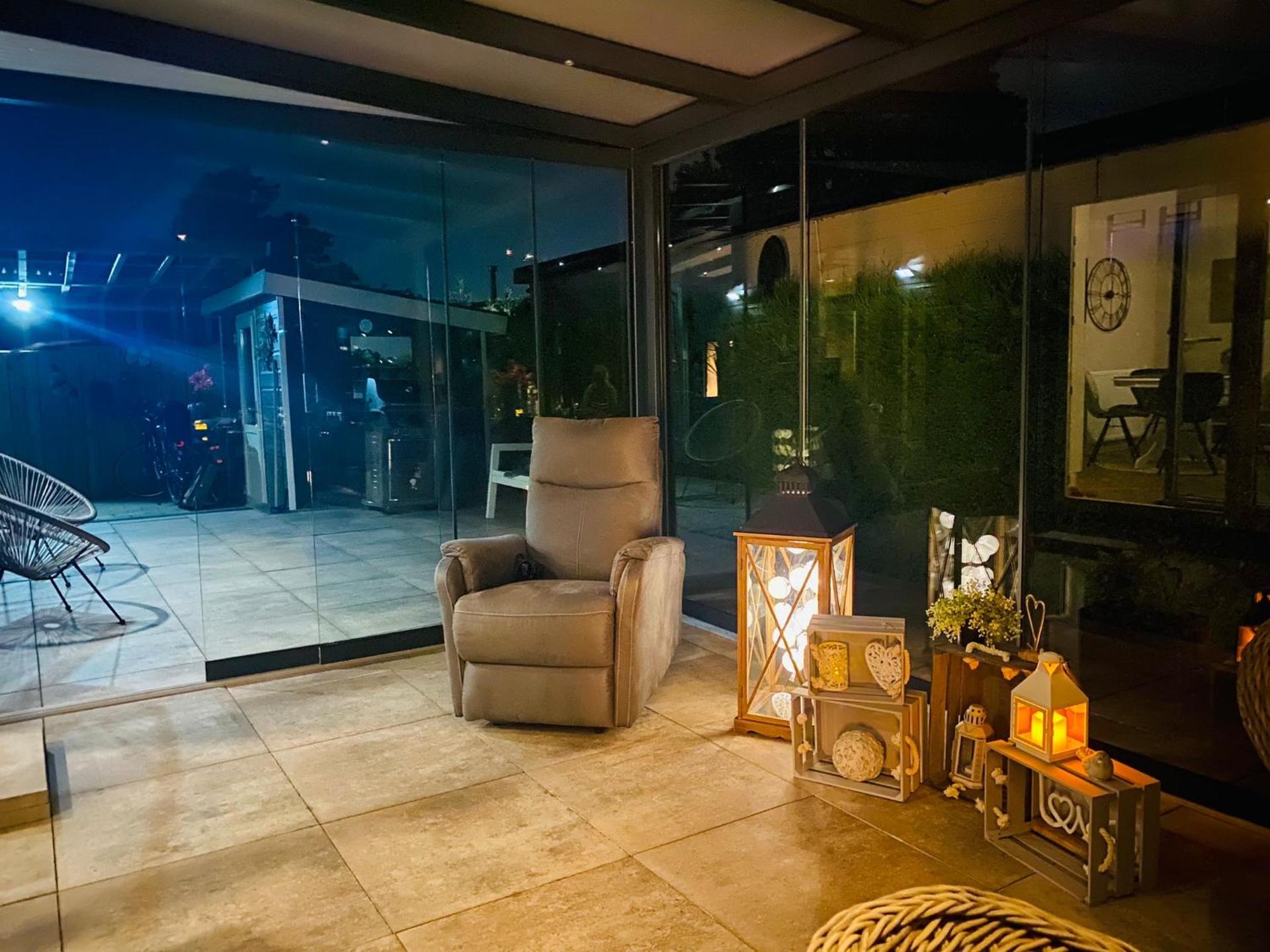 LuxChalet Ferienhaus ELLA mit Aussicht auf die Ijssel im Ferienpark mit Pool und Strand Holland Niederlande