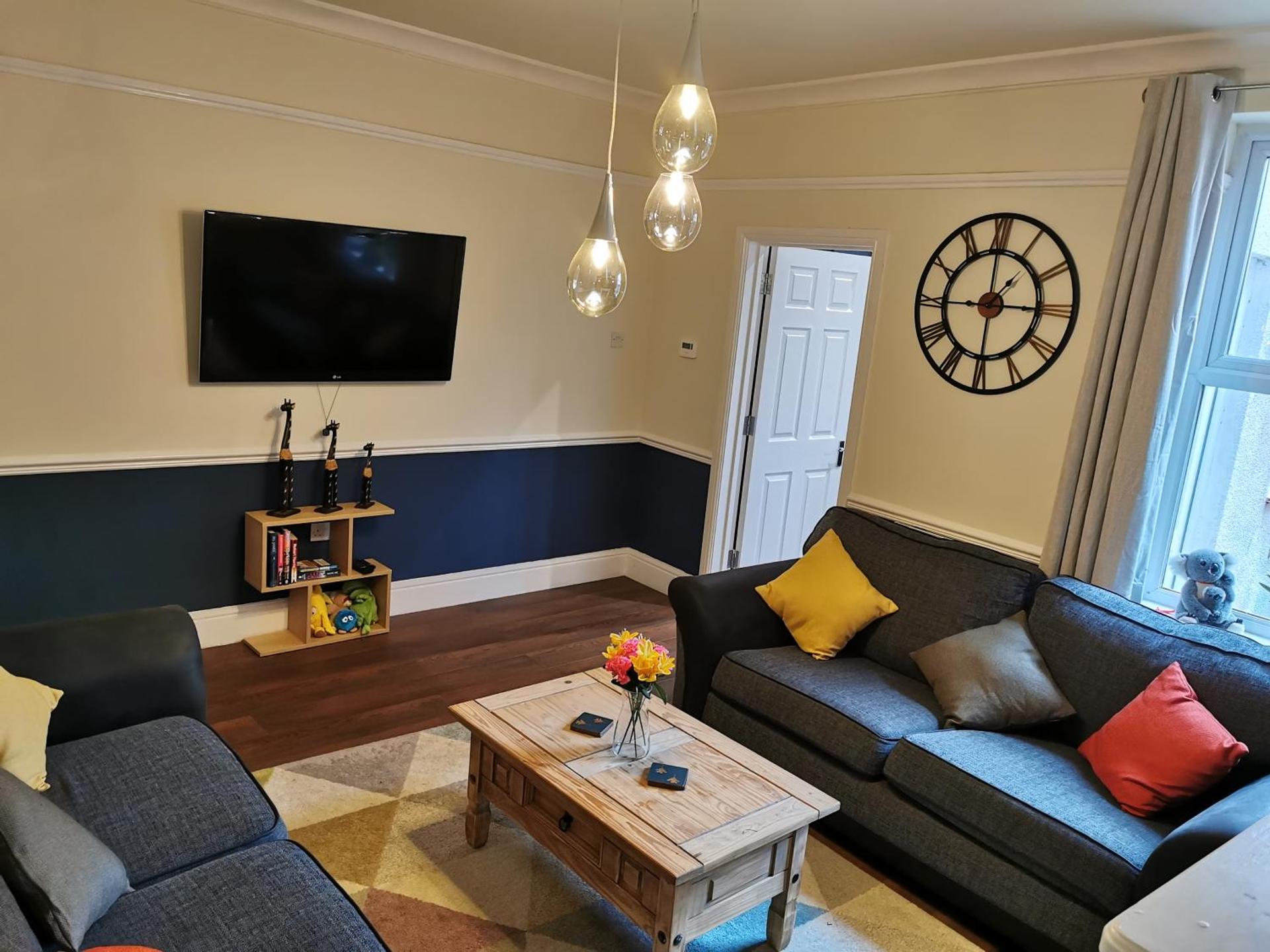 Communal lounge/ TV room