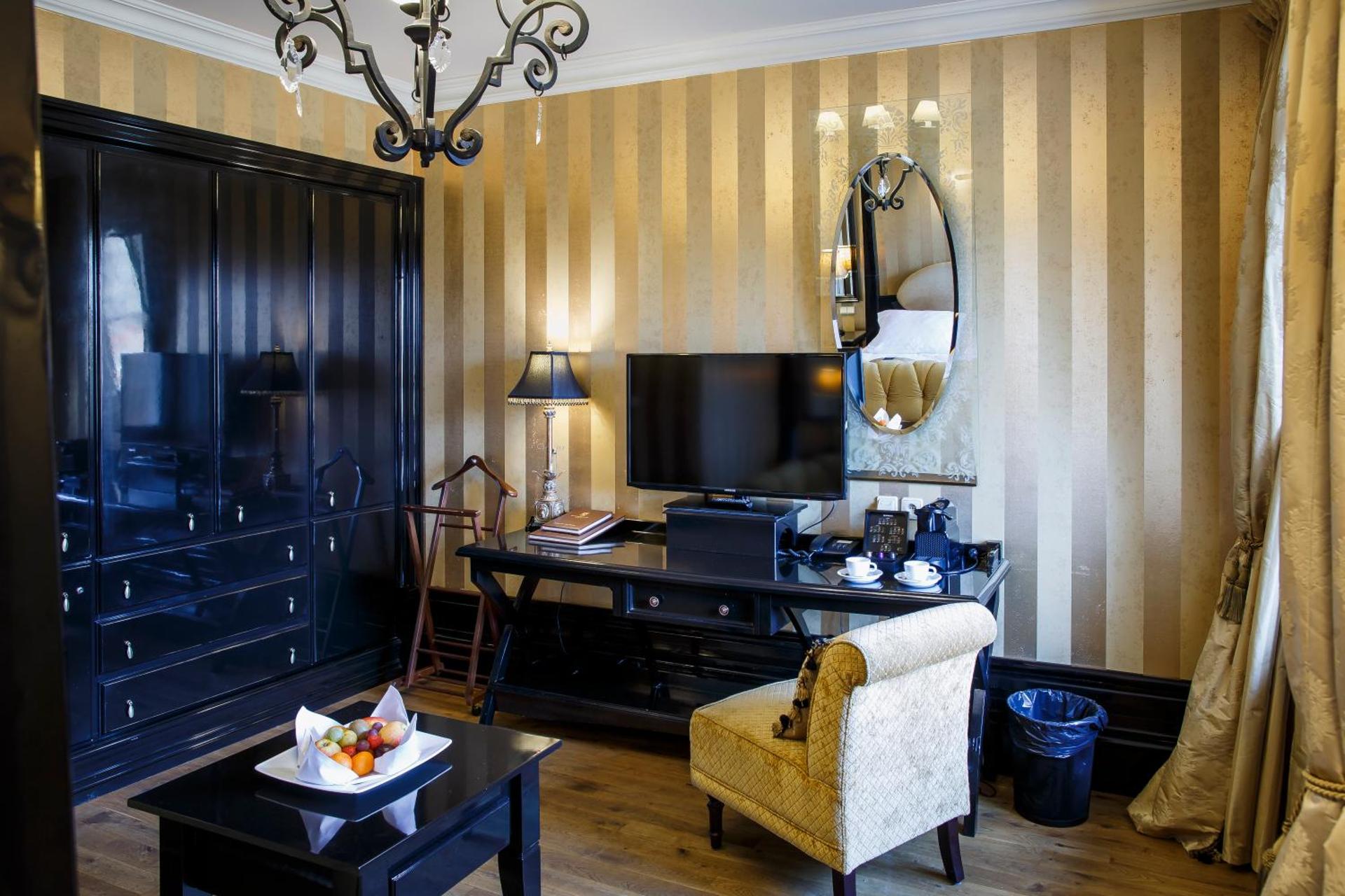 Photo of the whole room