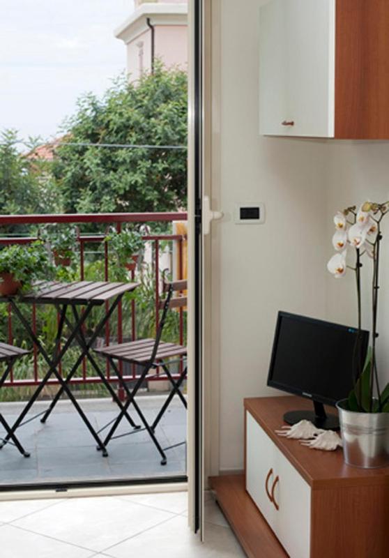 One-Bedroom Apartment (4 Adults)