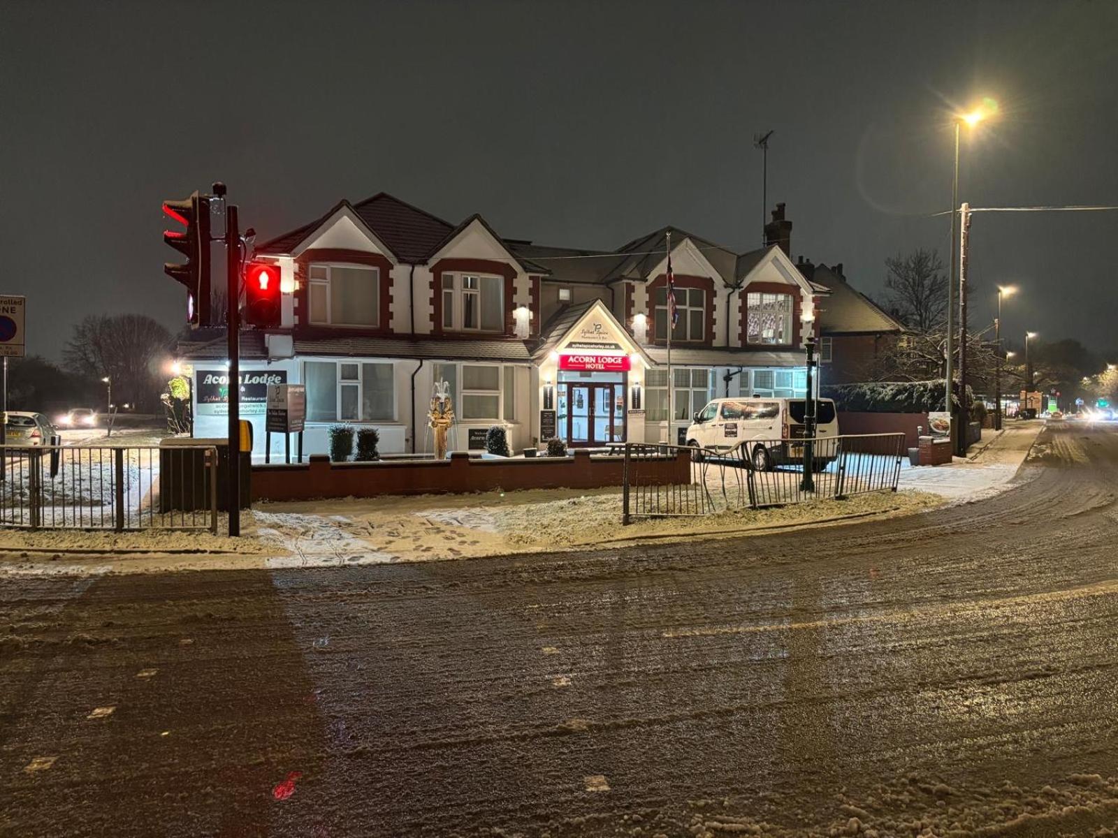 Acorn Lodge Hotel Gatwick & Parking