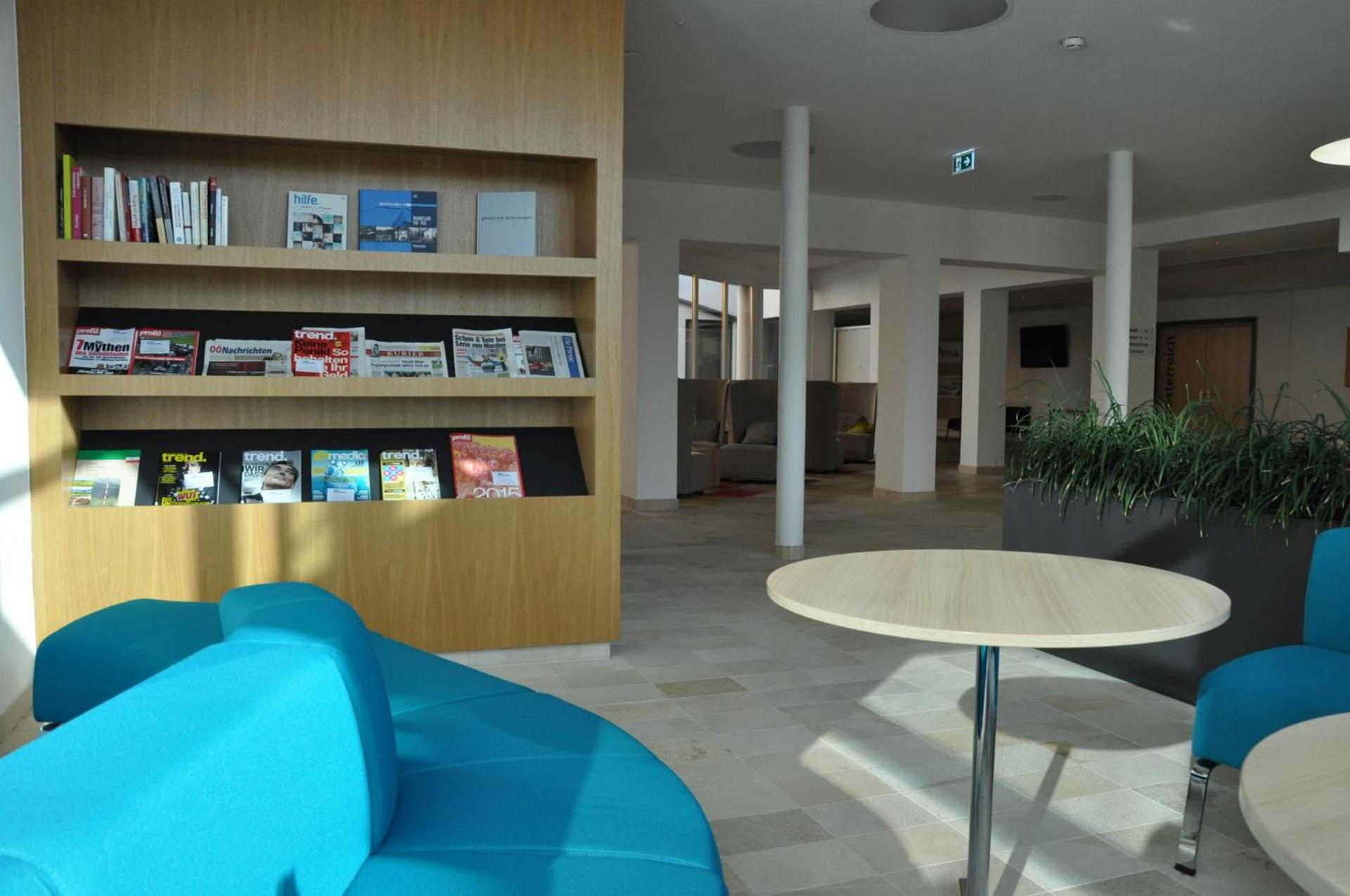 Communal lounge/ TV room