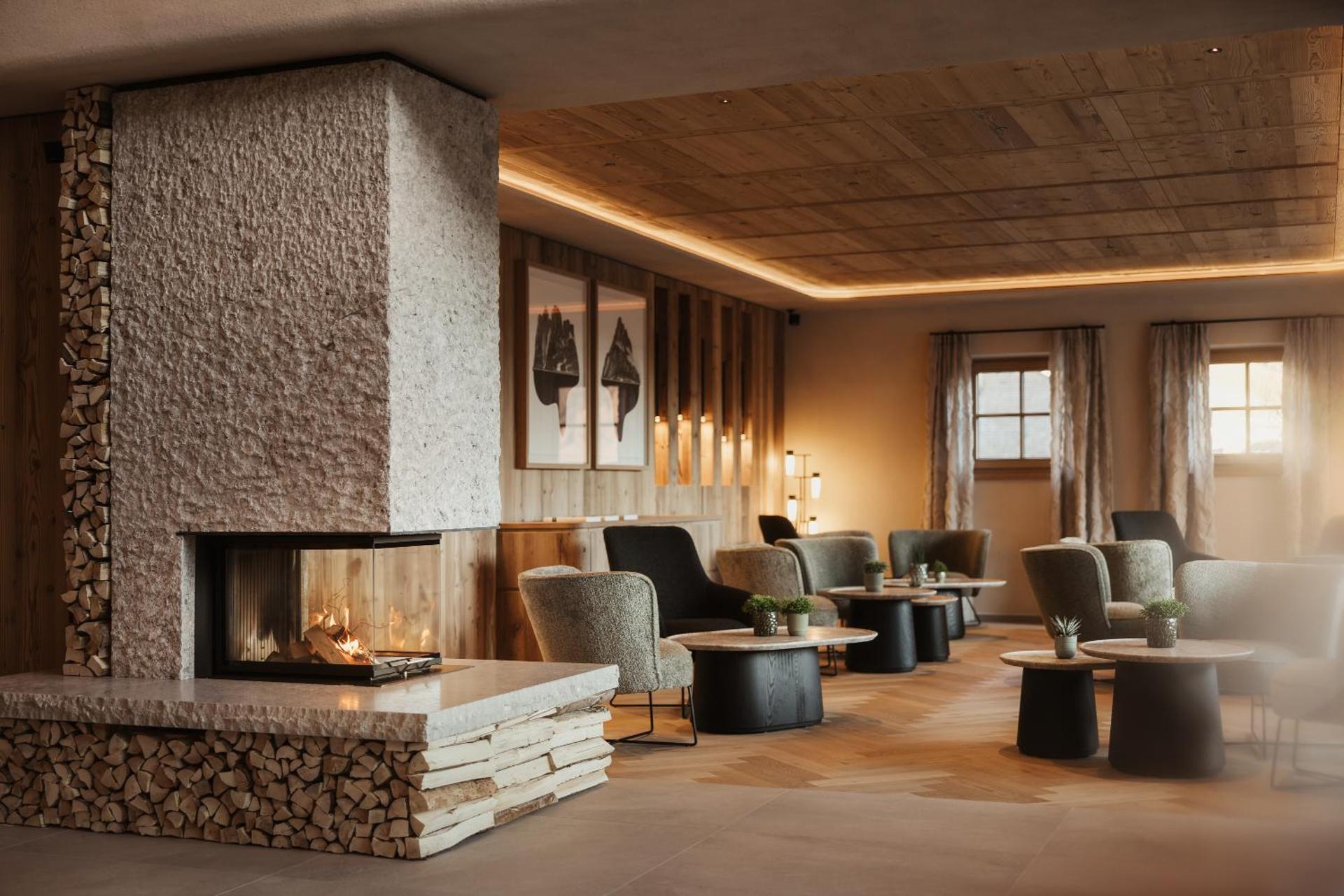 Communal lounge/ TV room