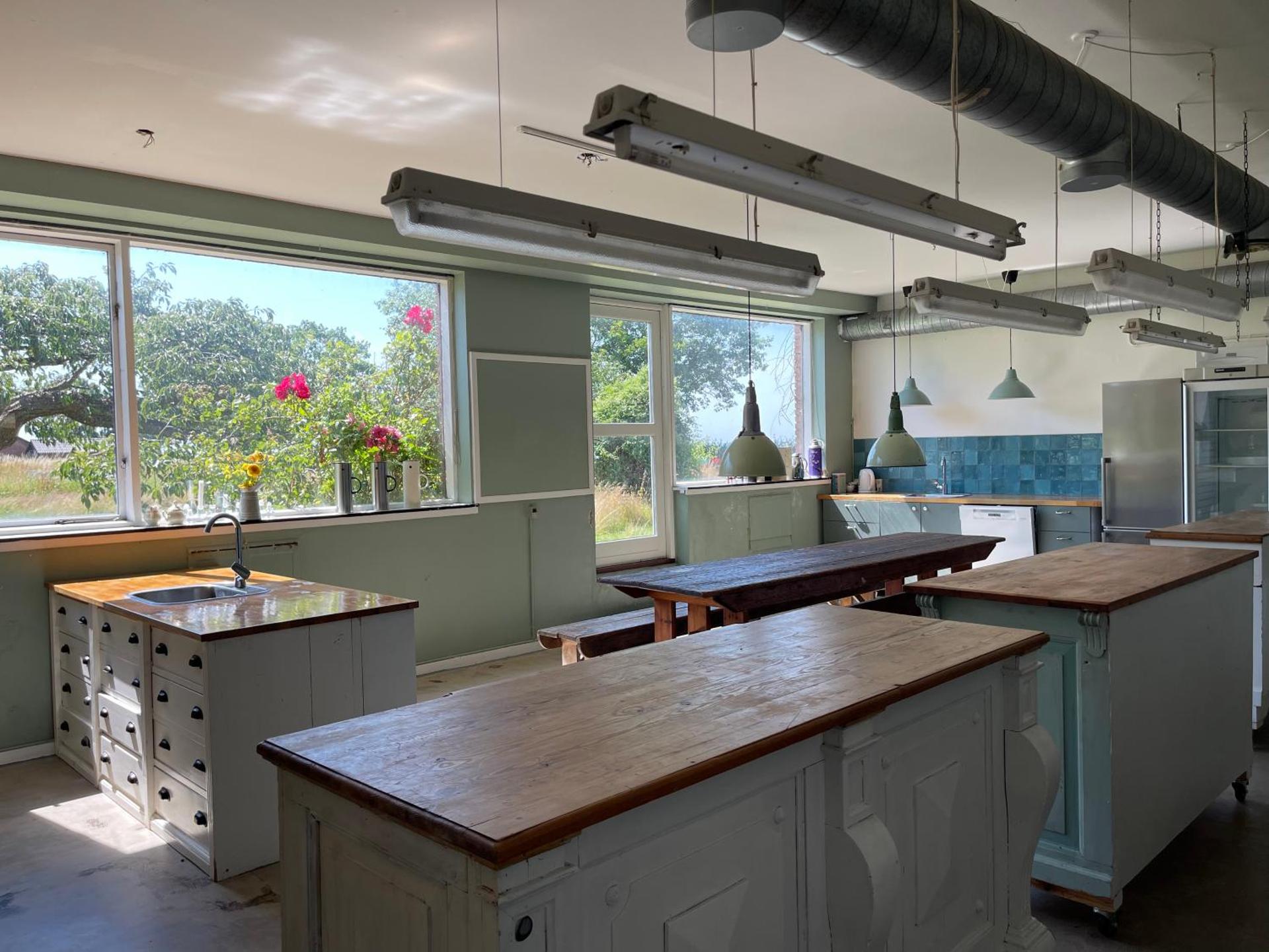 Eventyrligt og rummeligt hus med havudsigt