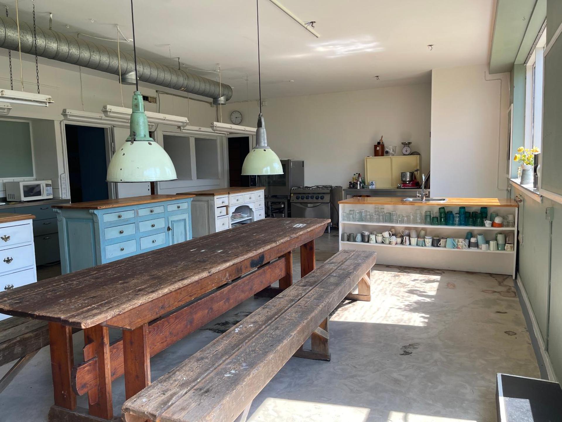 Eventyrligt og rummeligt hus med havudsigt