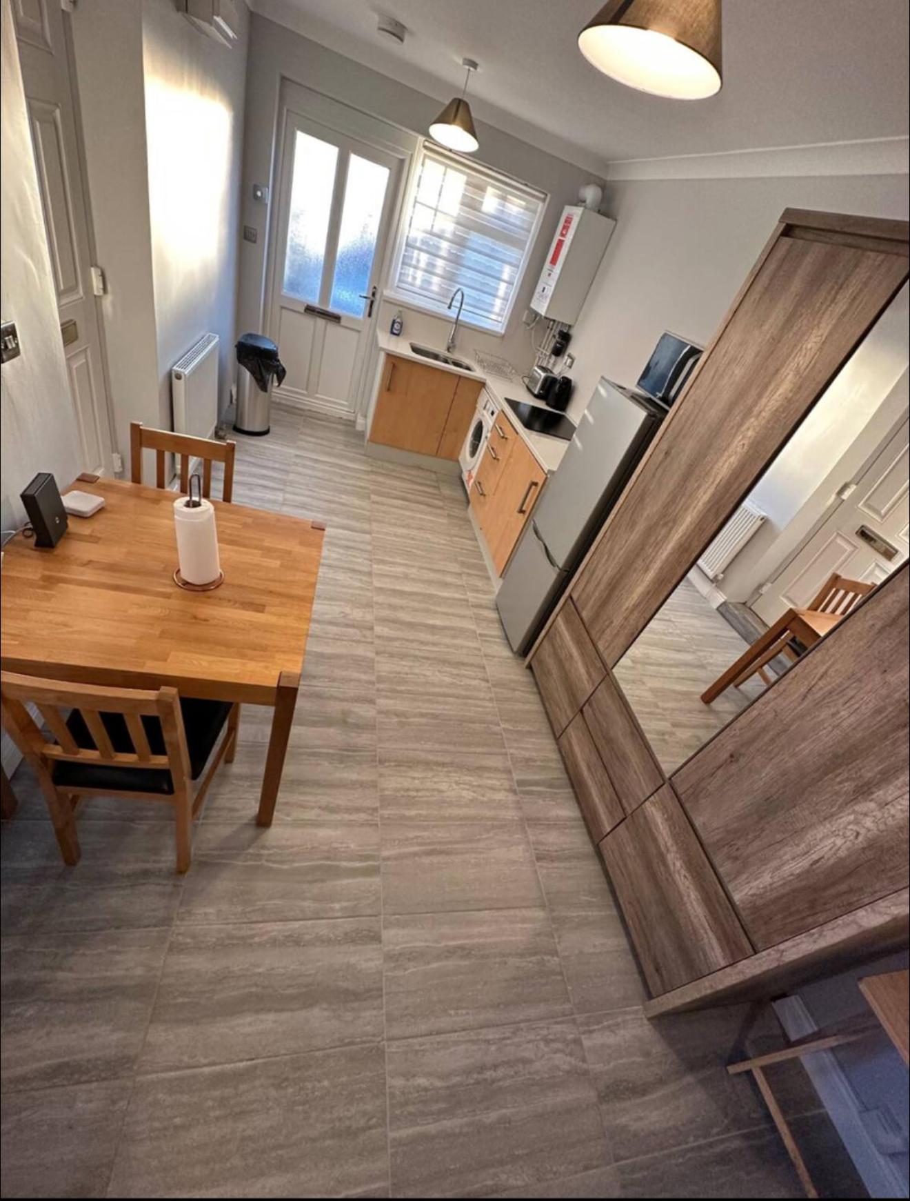 Gatwick Cosy Apartment