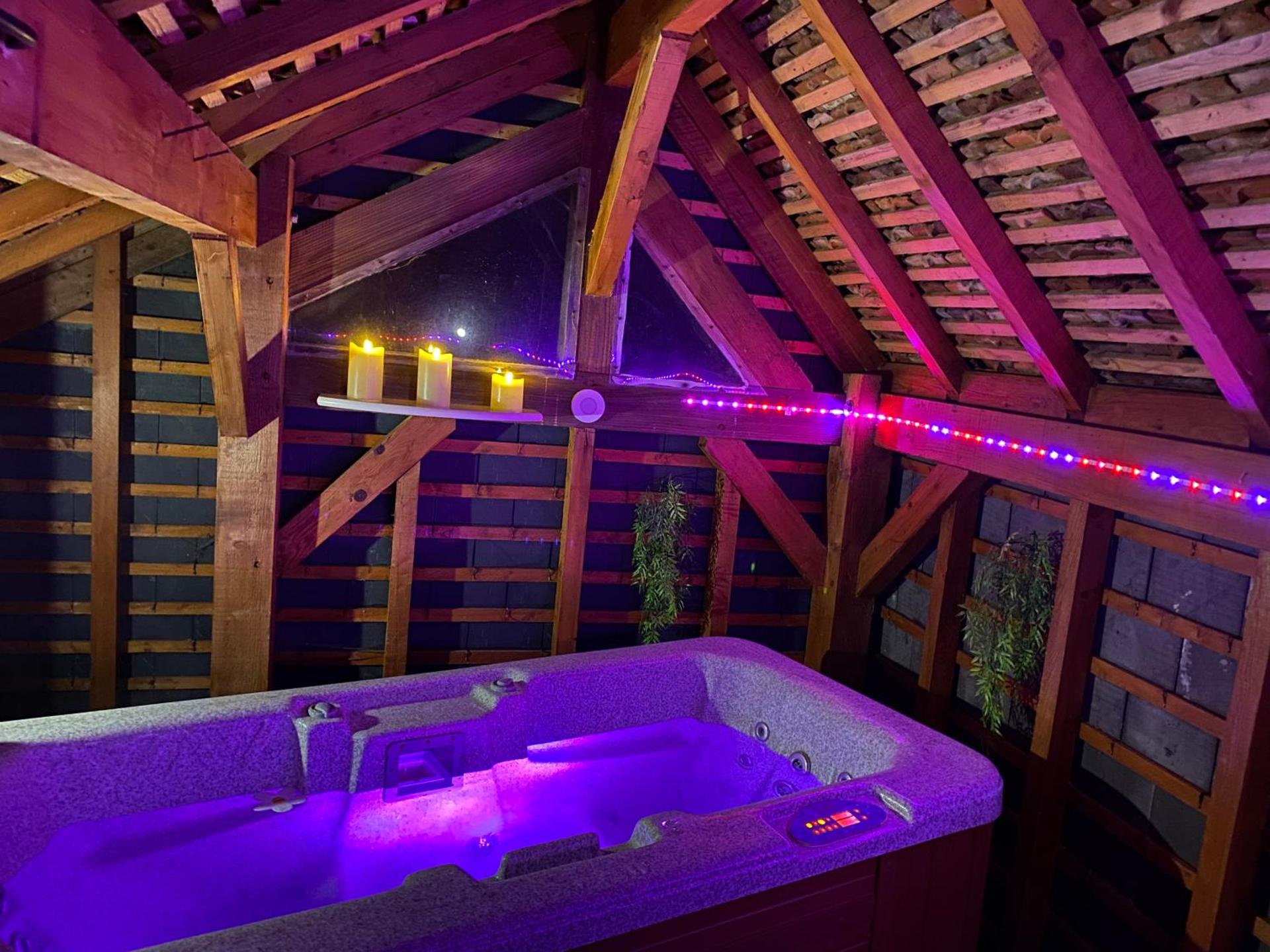 Gite des 2 arbres de la sagesse , agréable chalet avec spa privatif