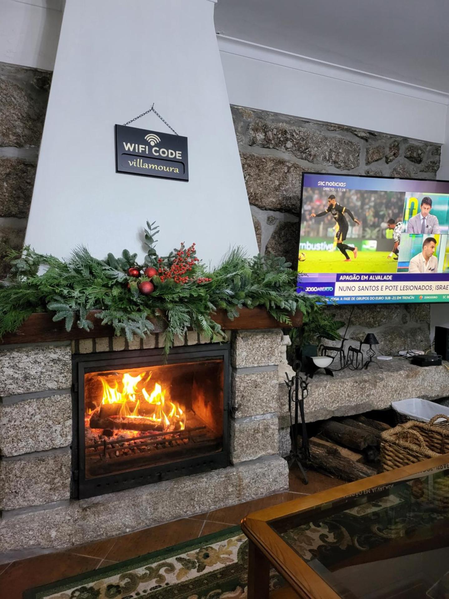 Communal lounge/ TV room