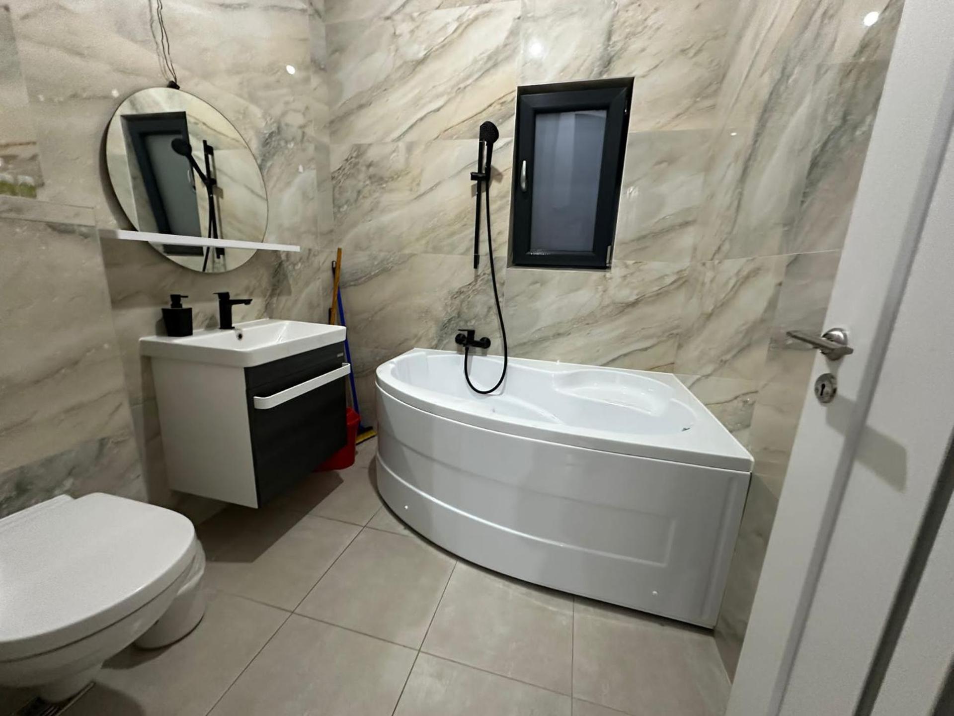 Zlata Comfort Apartment with private parking