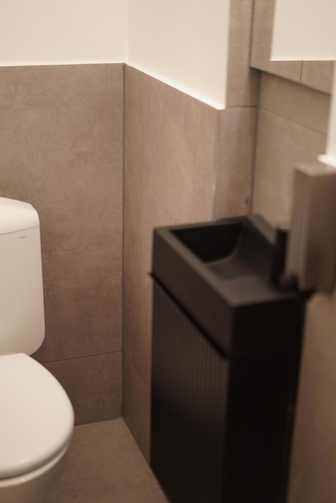 Skyway airport apartments