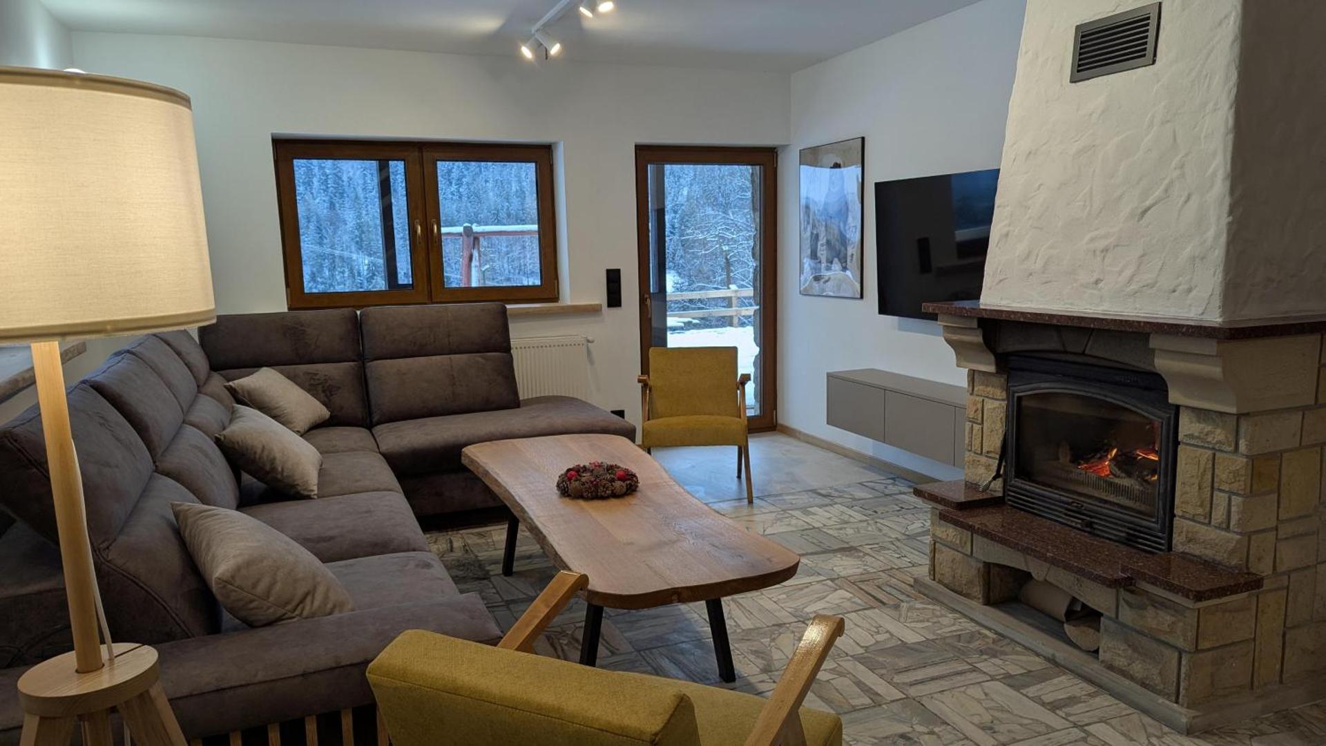 Communal lounge/ TV room