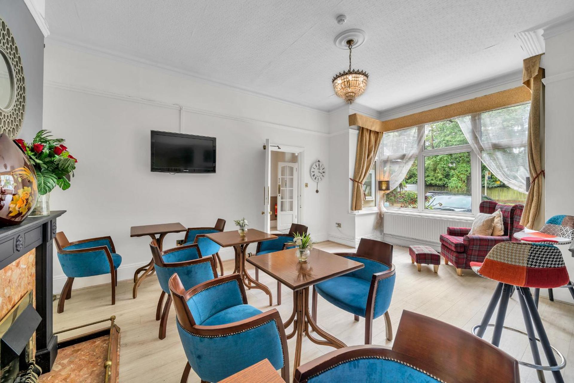 Communal lounge/ TV room