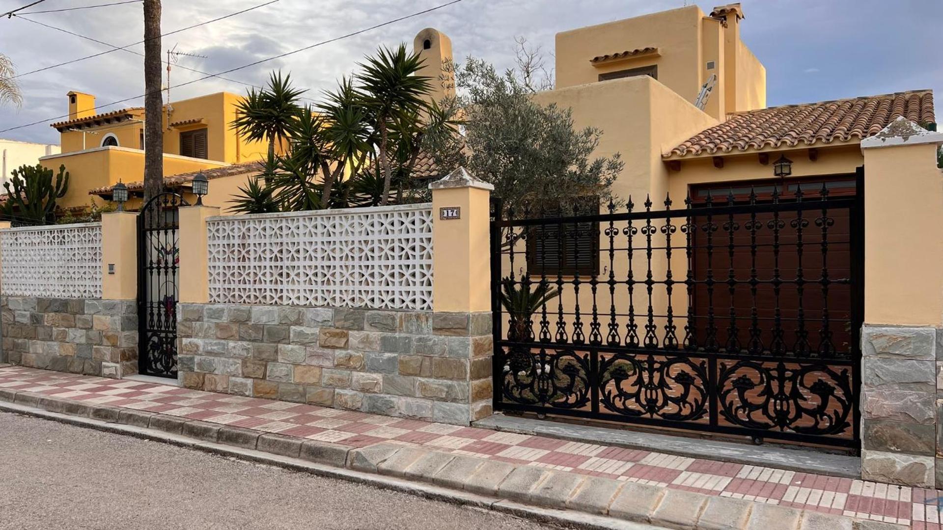 Precioso chalet en la playa de Tavernes de la Valldigna