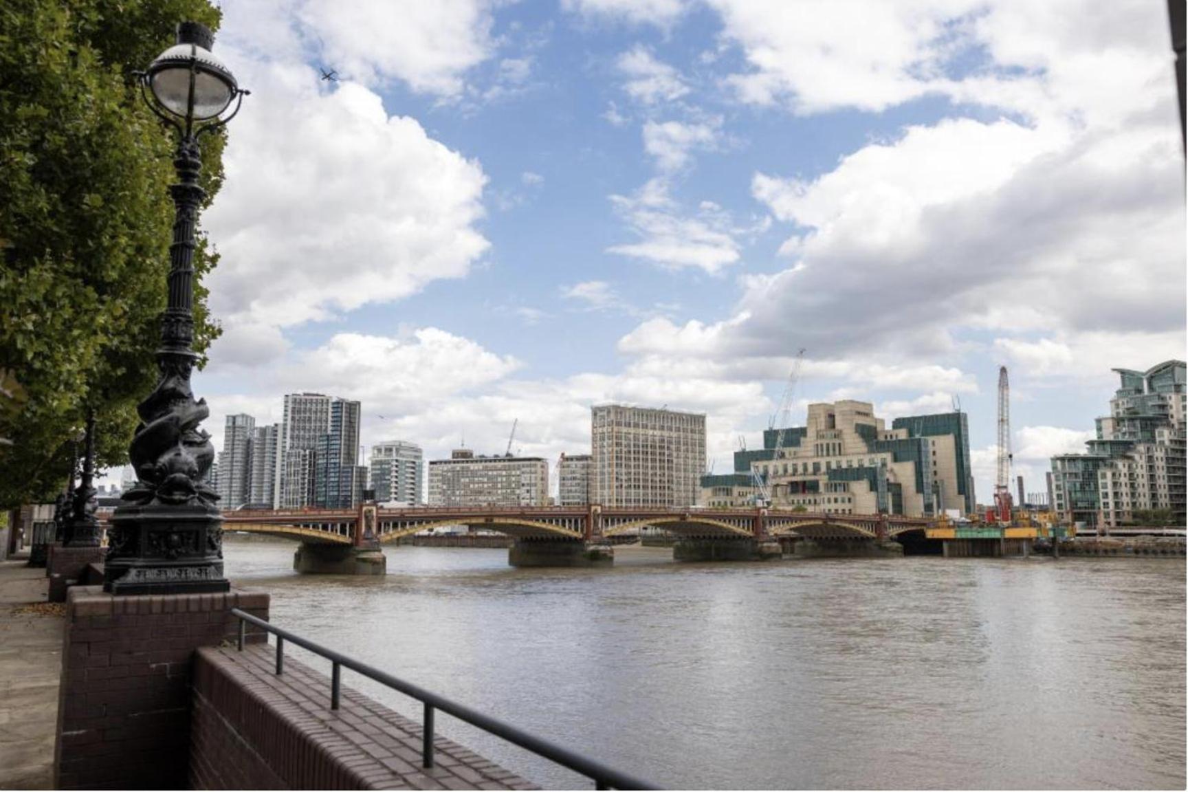 Flat in CENTRAL LONDON for 4