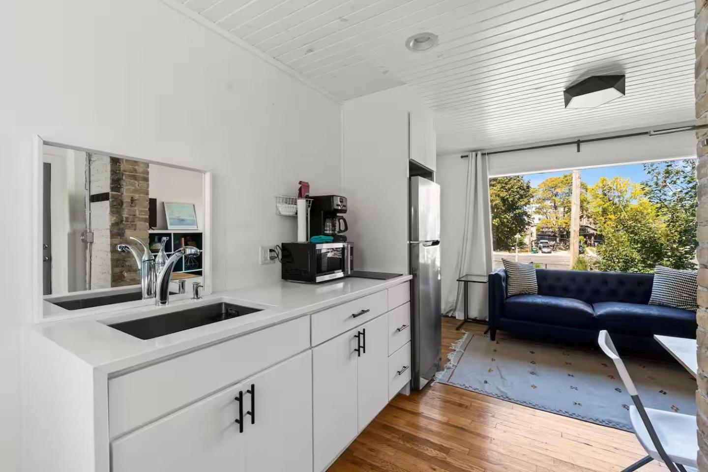 Stylish Studio in Walkers Point