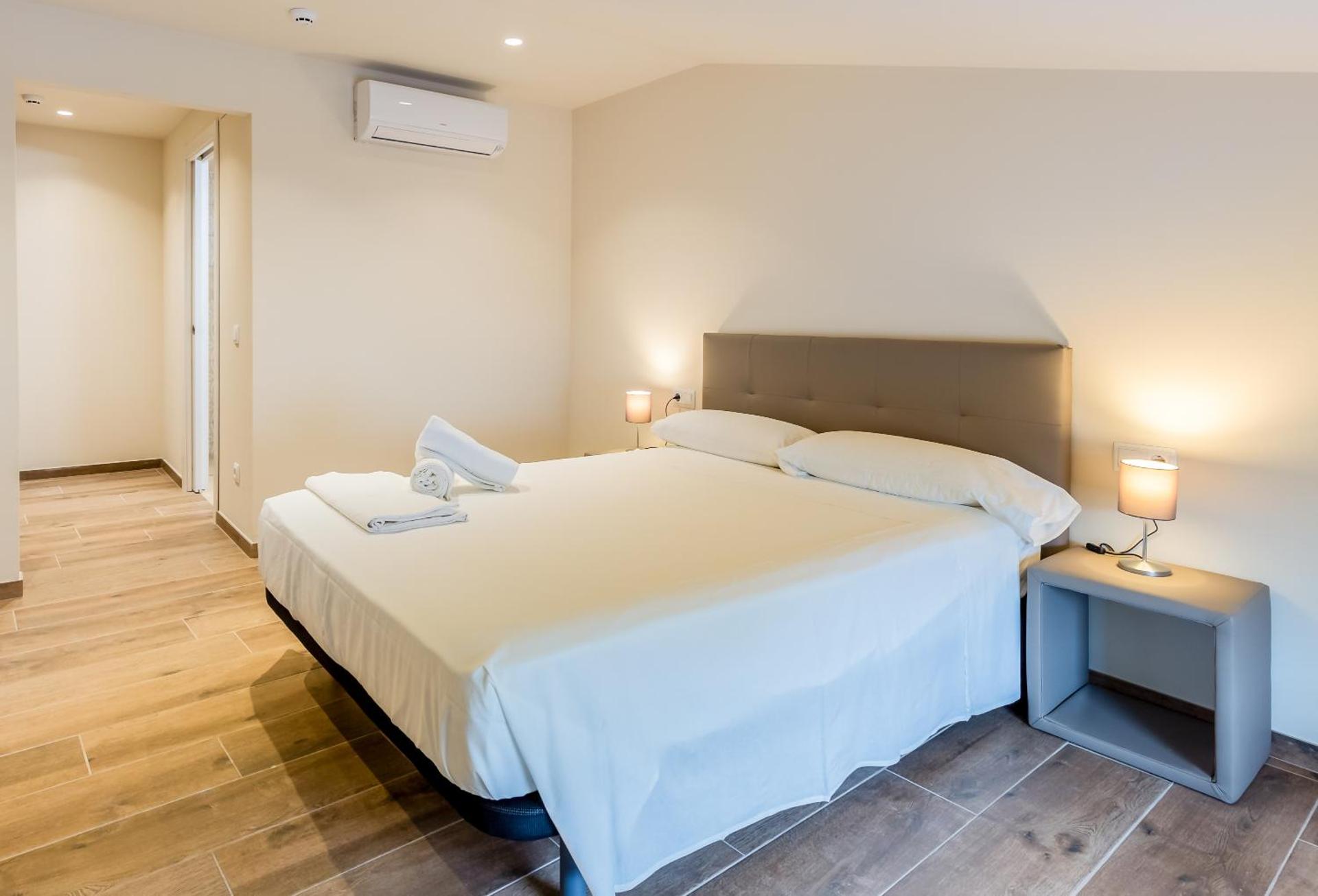 Can Cintet 3 Apartamento con terraza en Besalú