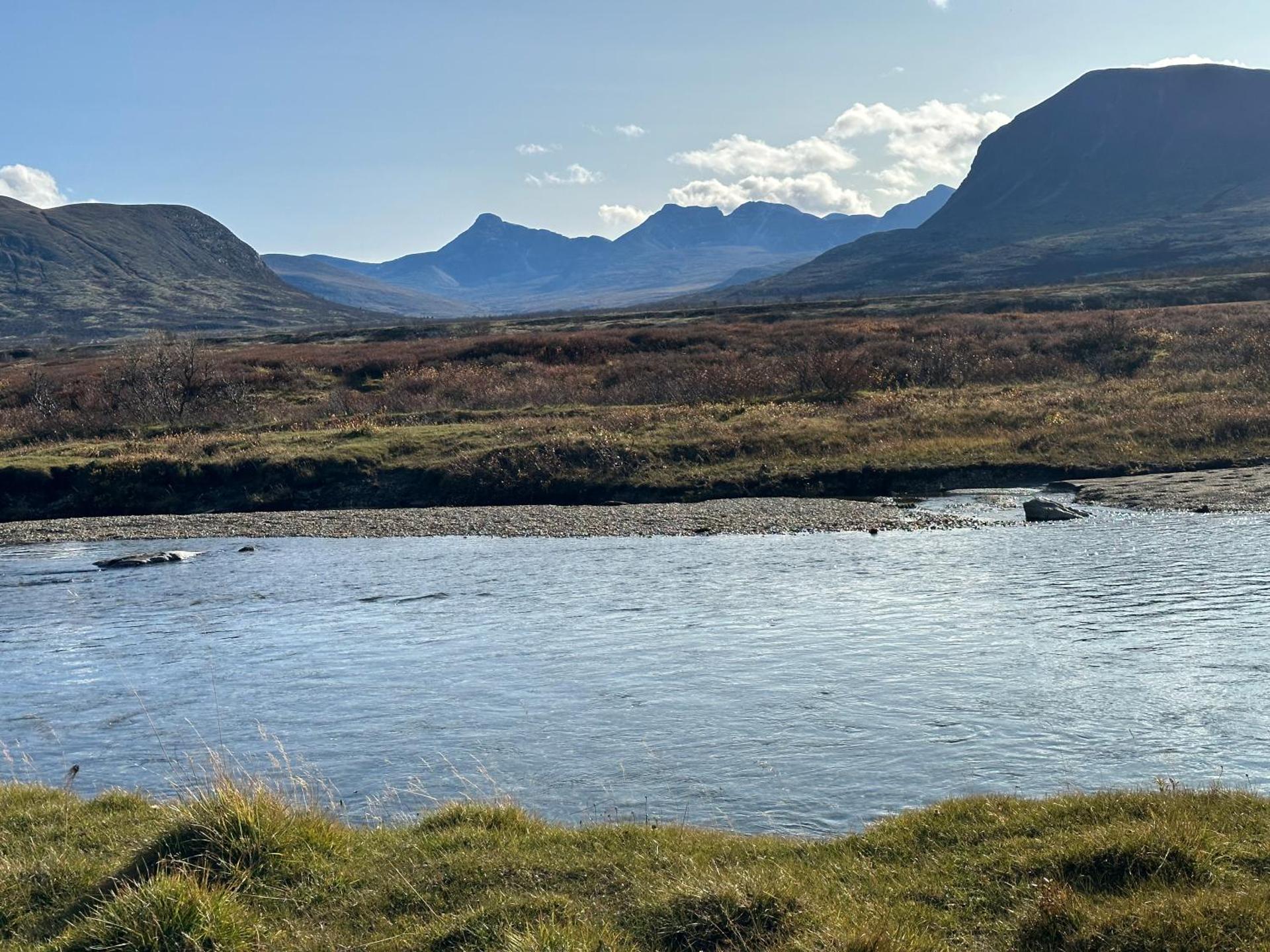 Koselig hytte med uthus på vakre Dovrefjell