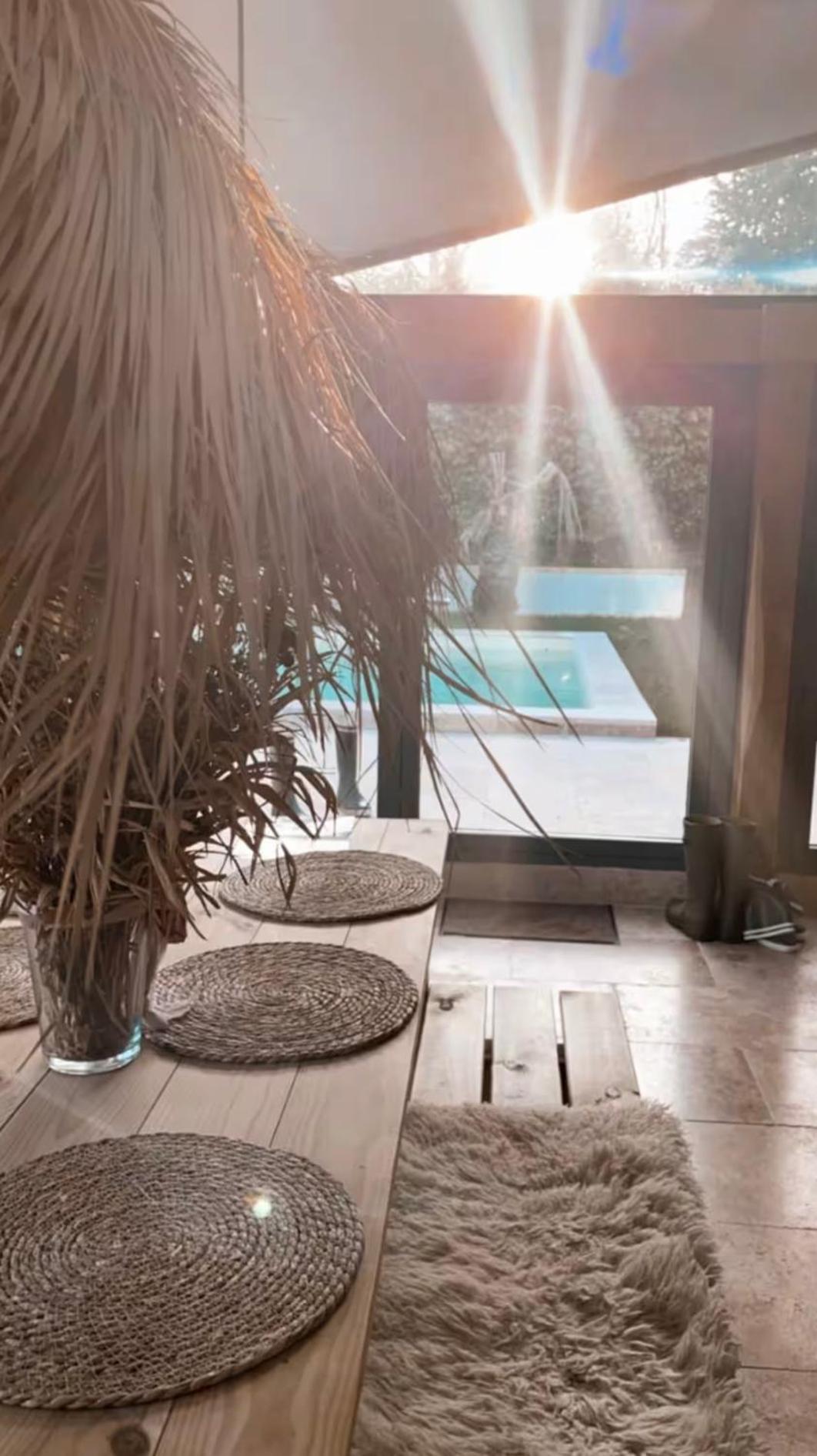 Cottage Normand avec sa grande piscine chauffée toute l année sur parc arboré et clos En plein coeur de la campagne adapté aux kids et Dog friendly