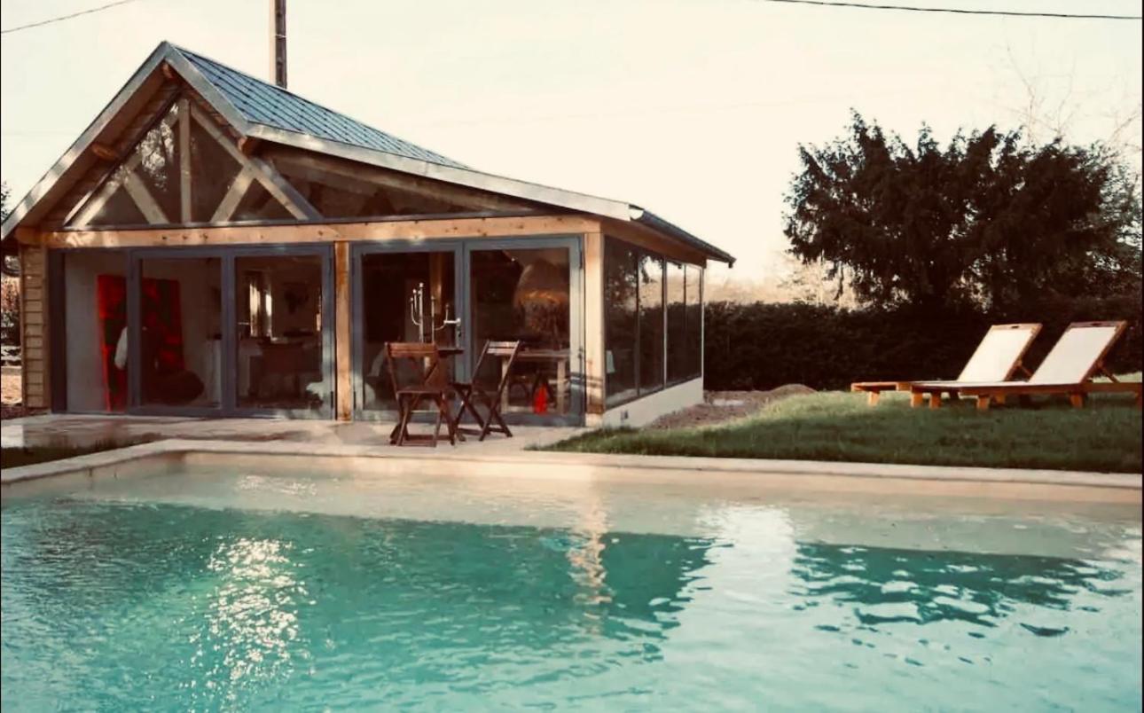 Cottage Normand avec sa grande piscine chauffée toute l année sur parc arboré et clos En plein coeur de la campagne adapté aux kids et Dog friendly