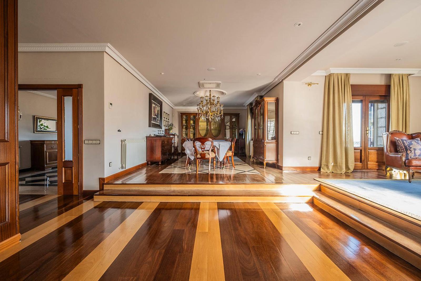 Mansión con Jacuzzi a 40 grados, gran piscina y Pádel