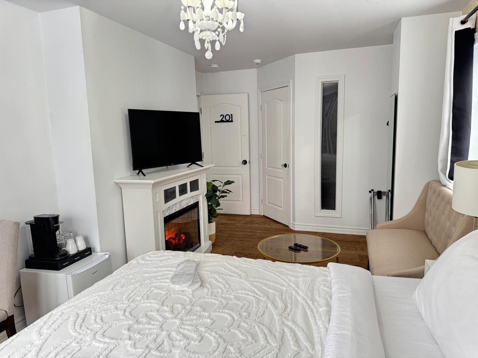 Le 900 Tremblant Inn Café and Bistro