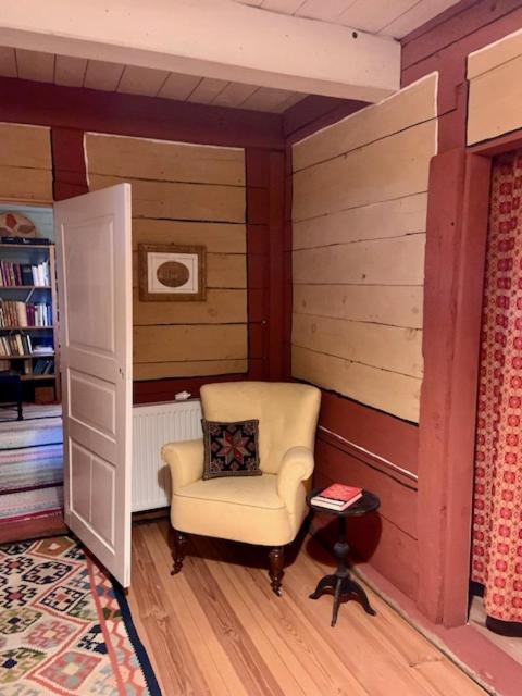 Naturnära boende med 6 sovplatser och 120 m2 på Ängaröds Gård