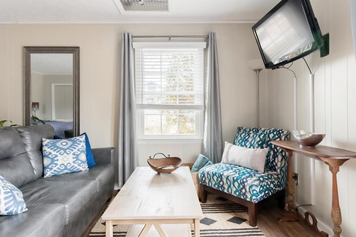 Walk to Main Street HVL & Trail - Cozy Studio Retreat