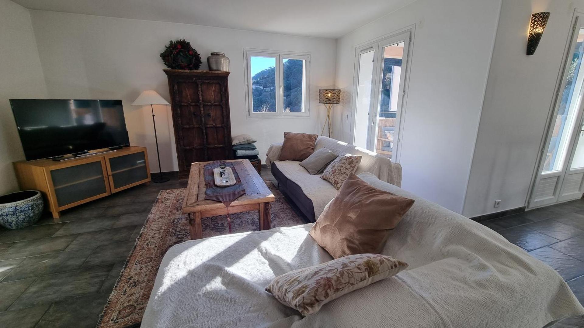 Proche Nice 3 pièces de charme Aspremont village