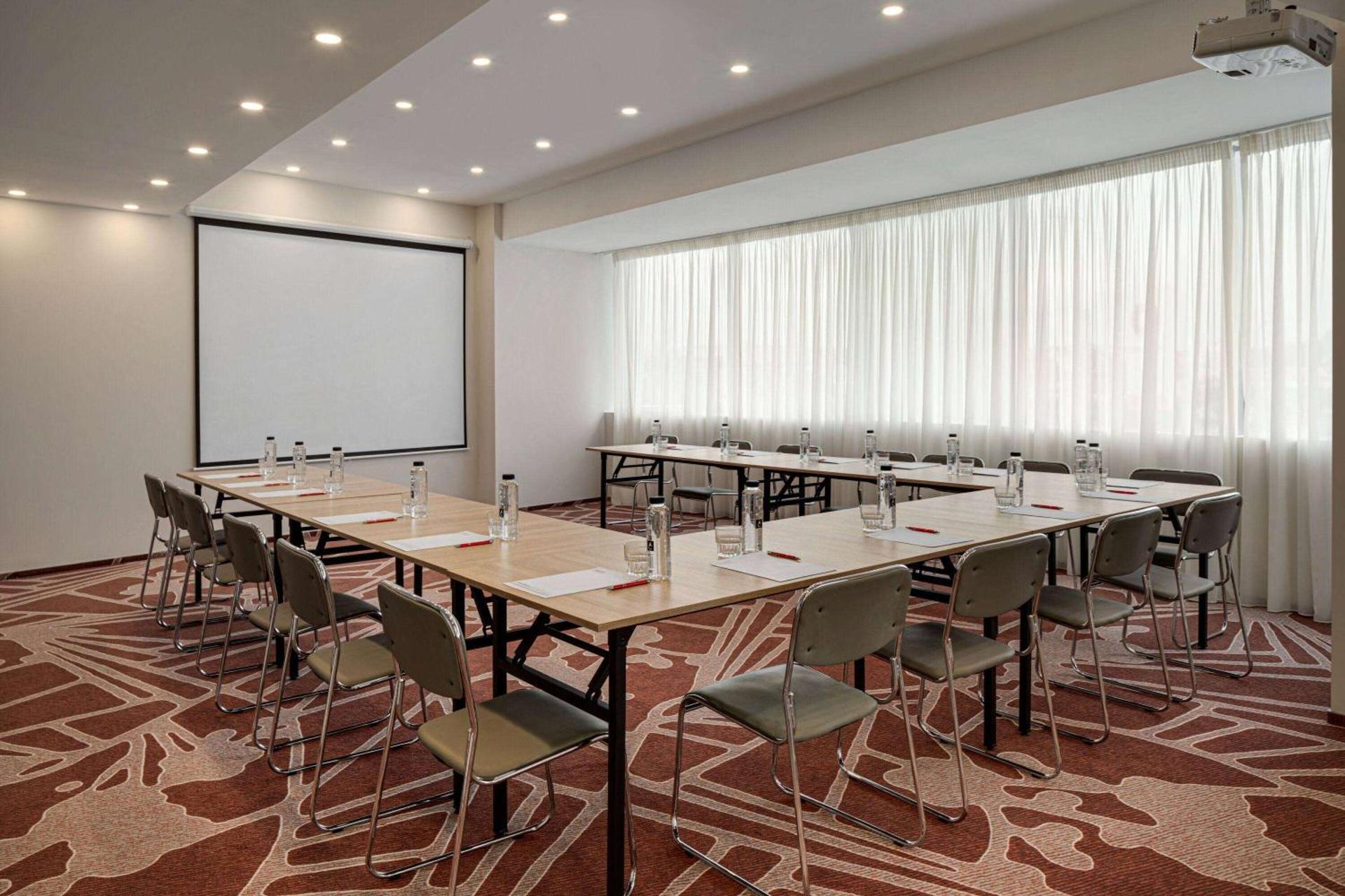 Meeting/conference room