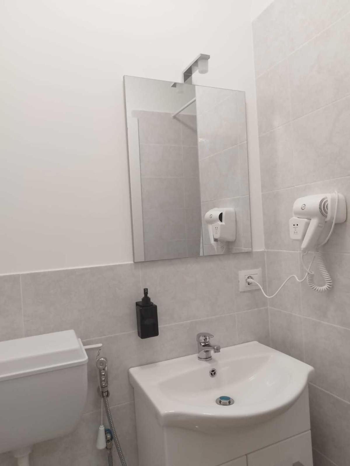 Casa Linda Affitacamere Rozzano HUMANITAS FORUM ASSAGO M2 MILANO Centro IEO