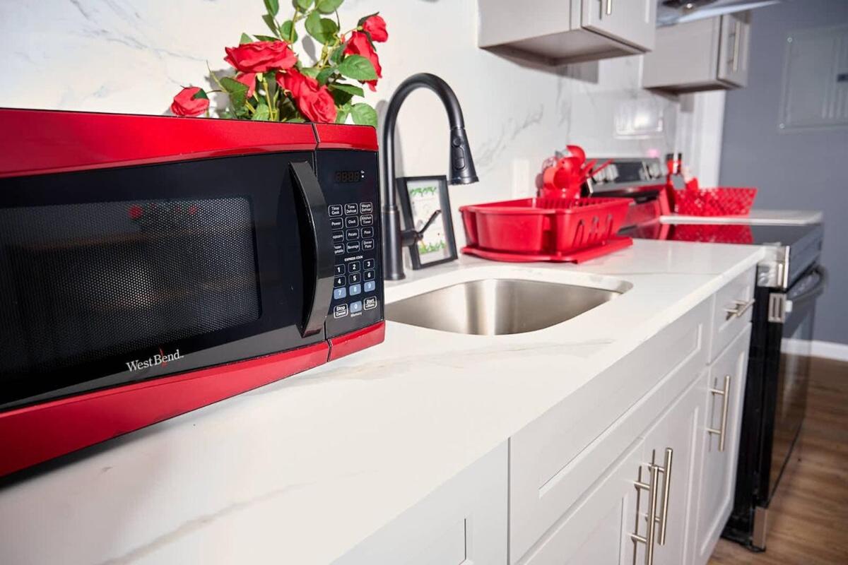 Wild Romance Hideaway 5 MIN Away from Downtown