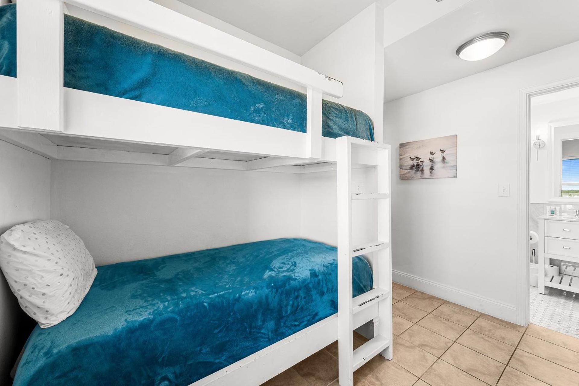 Amazing Beach Ocean View Condo! Free Beach ChairsService! Sleeps 8! by Dolce Vita Getaways PCB