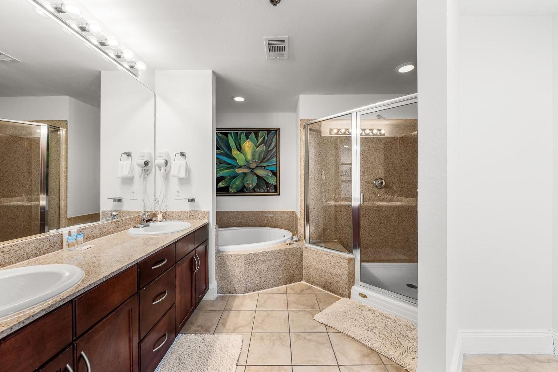 Amazing Beach Ocean View Condo! Free Beach ChairsService! Sleeps 8! by Dolce Vita Getaways PCB