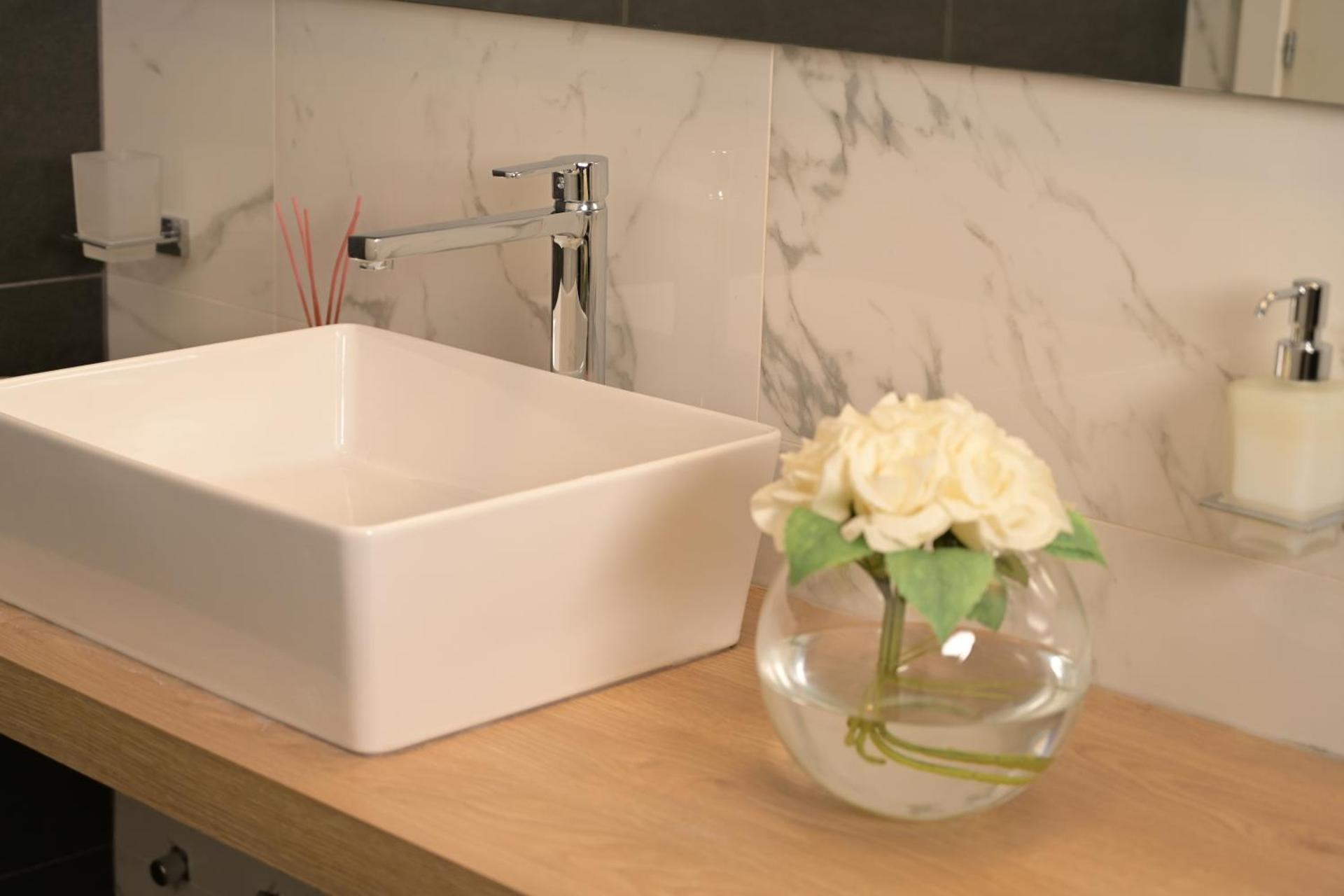 Palace Eight - Suites & Spa