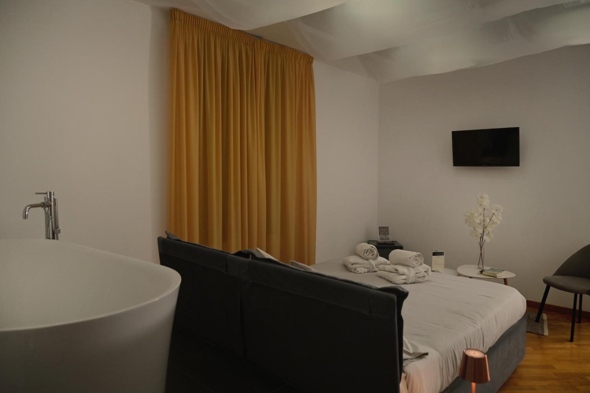 Palace Eight - Suites & Spa